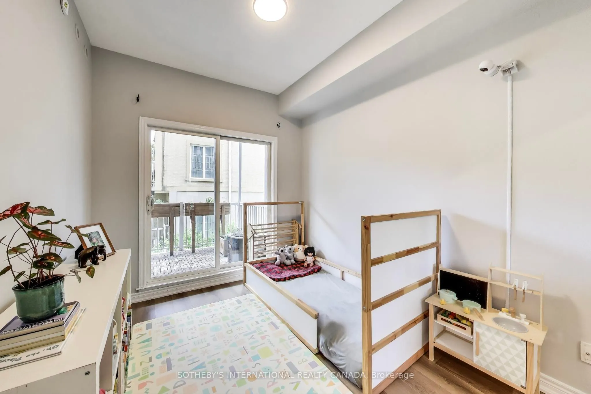 207 Wellesley Street E, #207