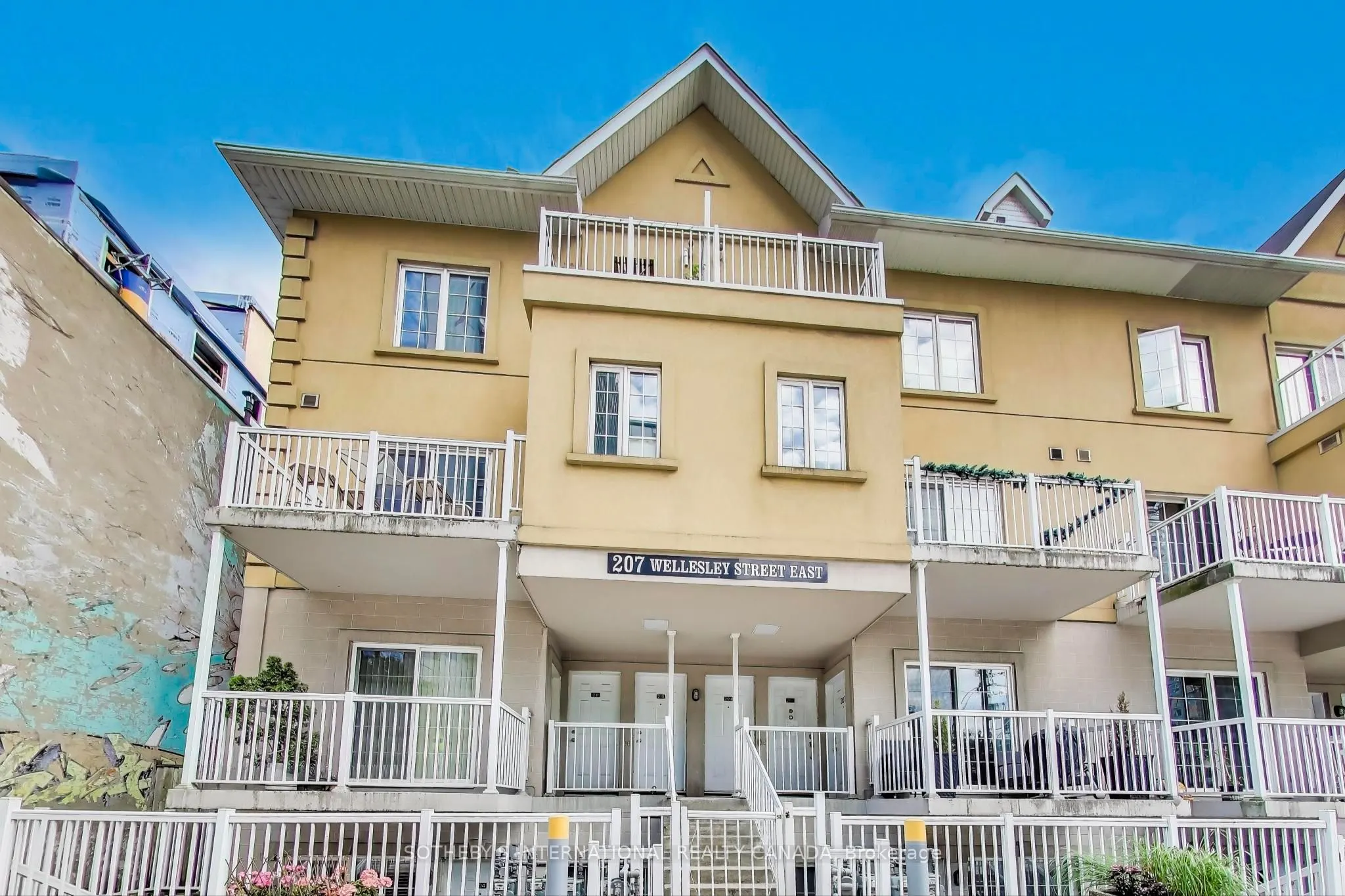 207 Wellesley Street E, #207