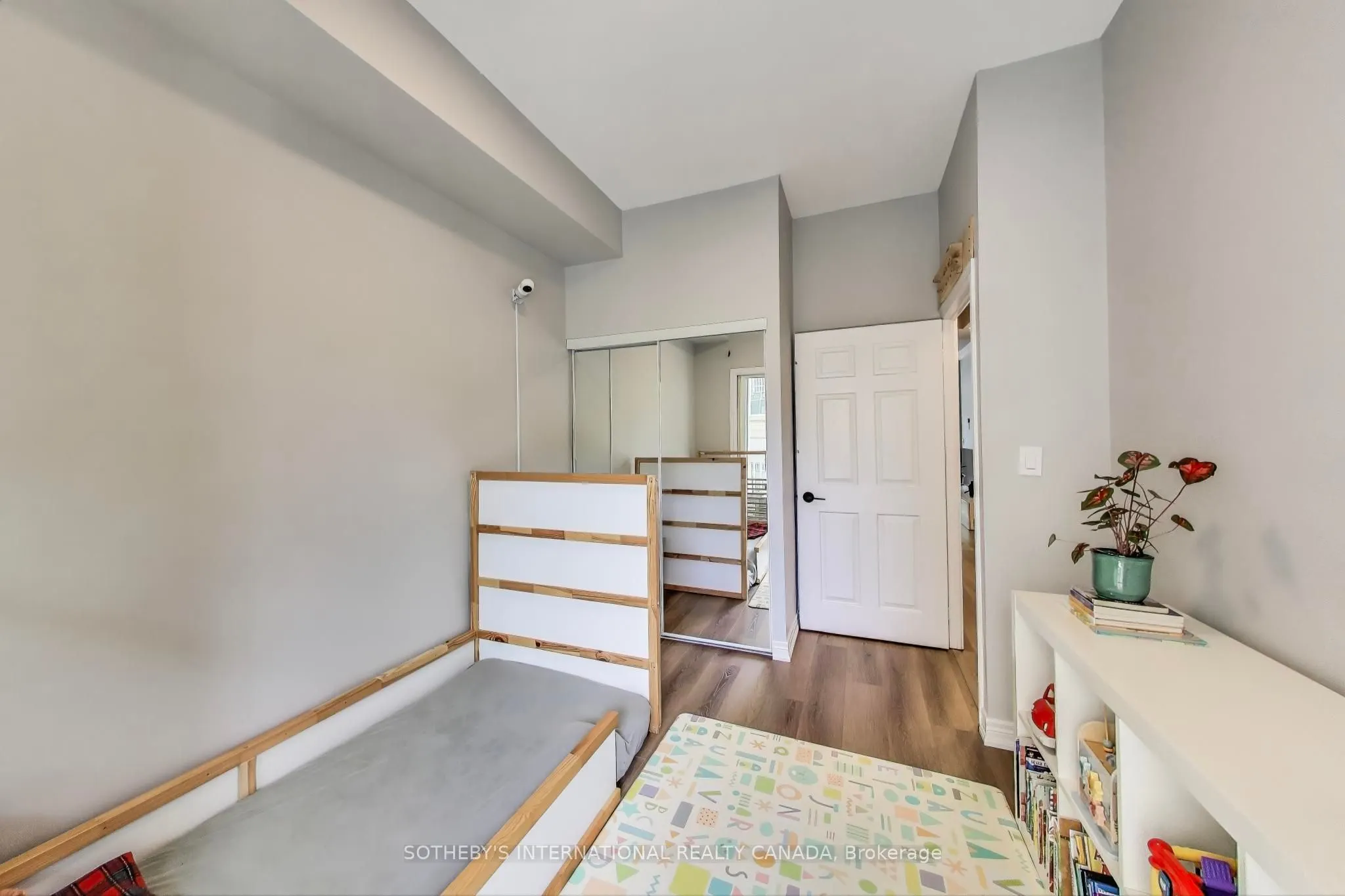 207 Wellesley Street E, #207