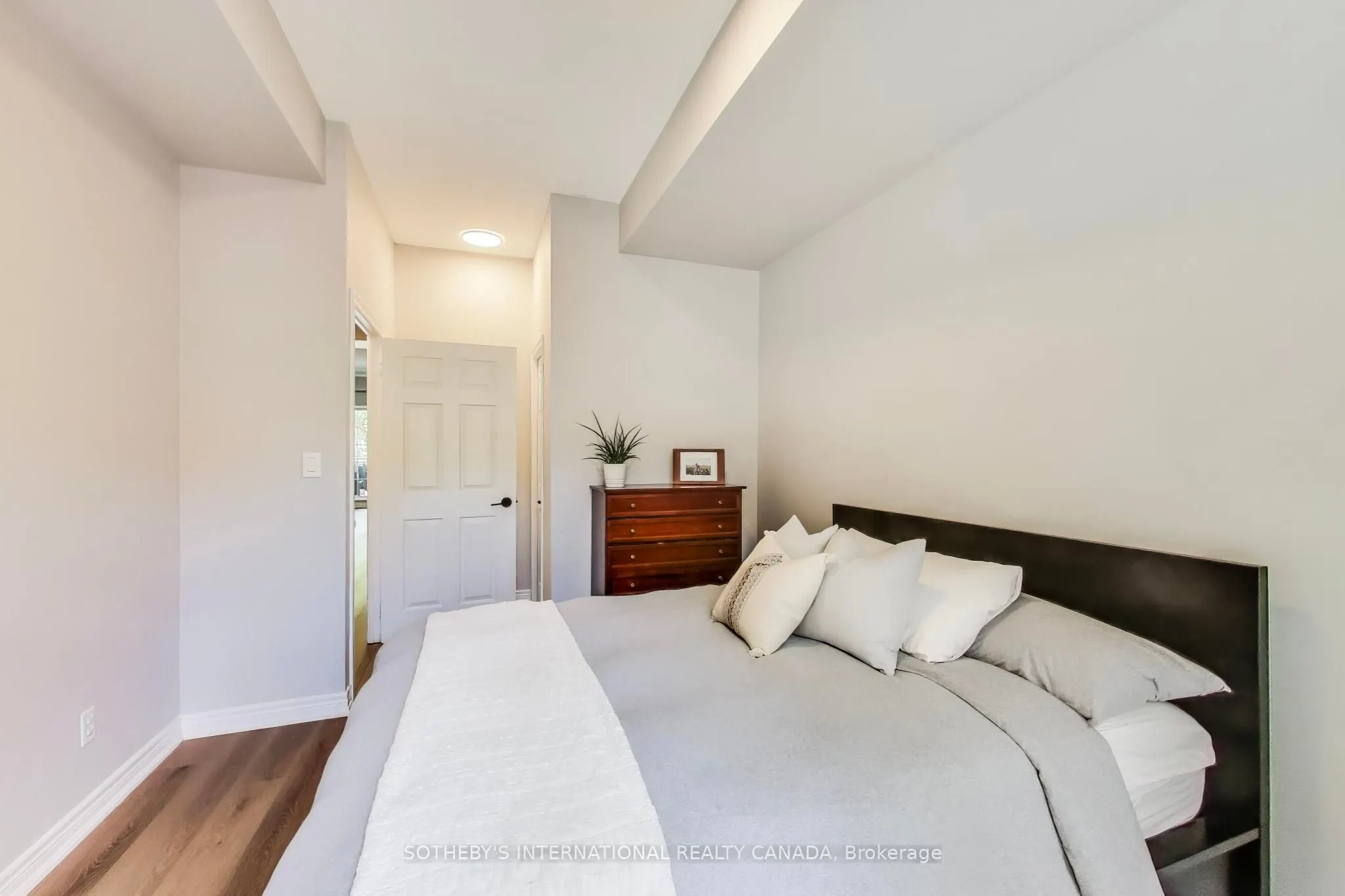 207 Wellesley Street E, #207