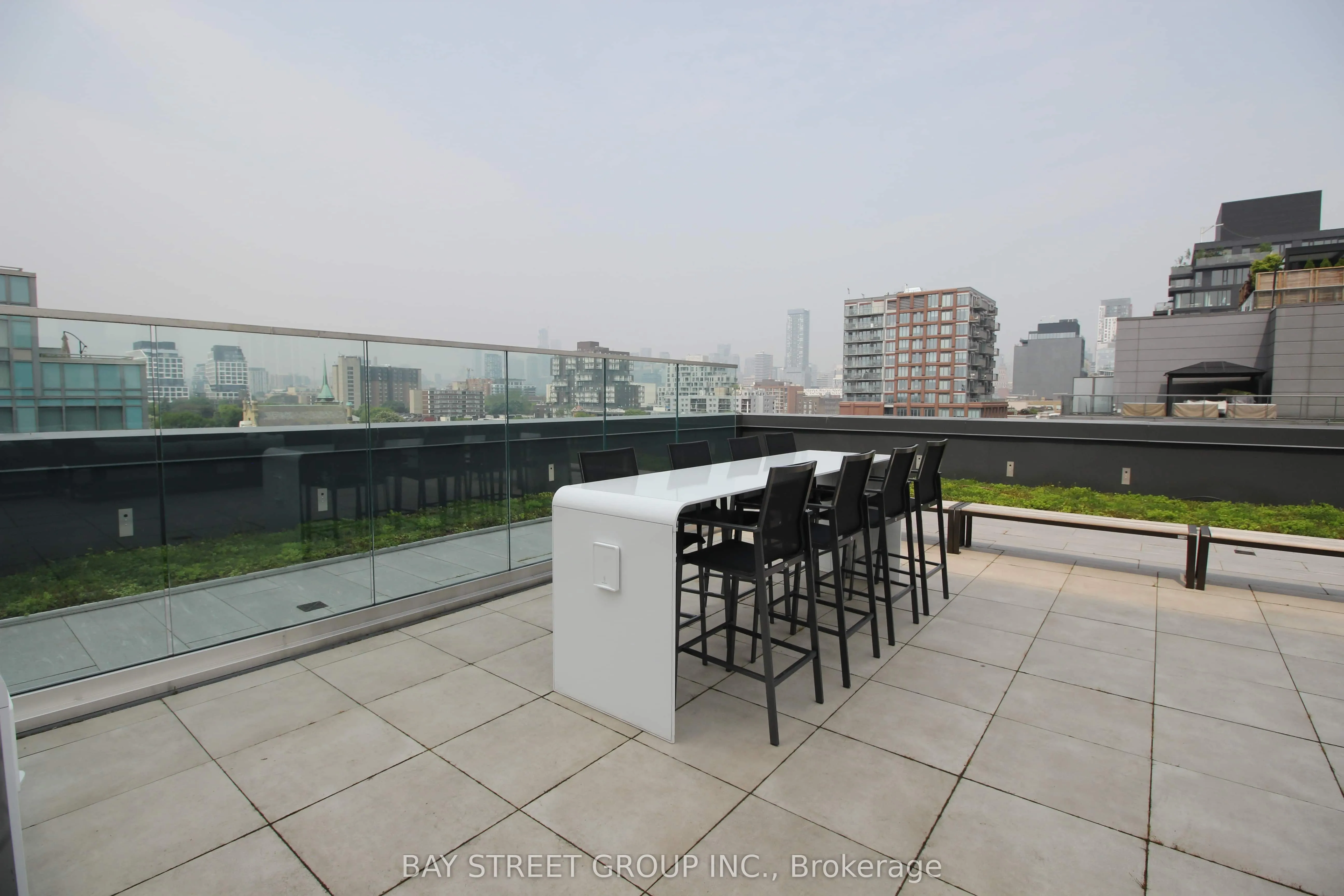 543 Richmond Street W #814