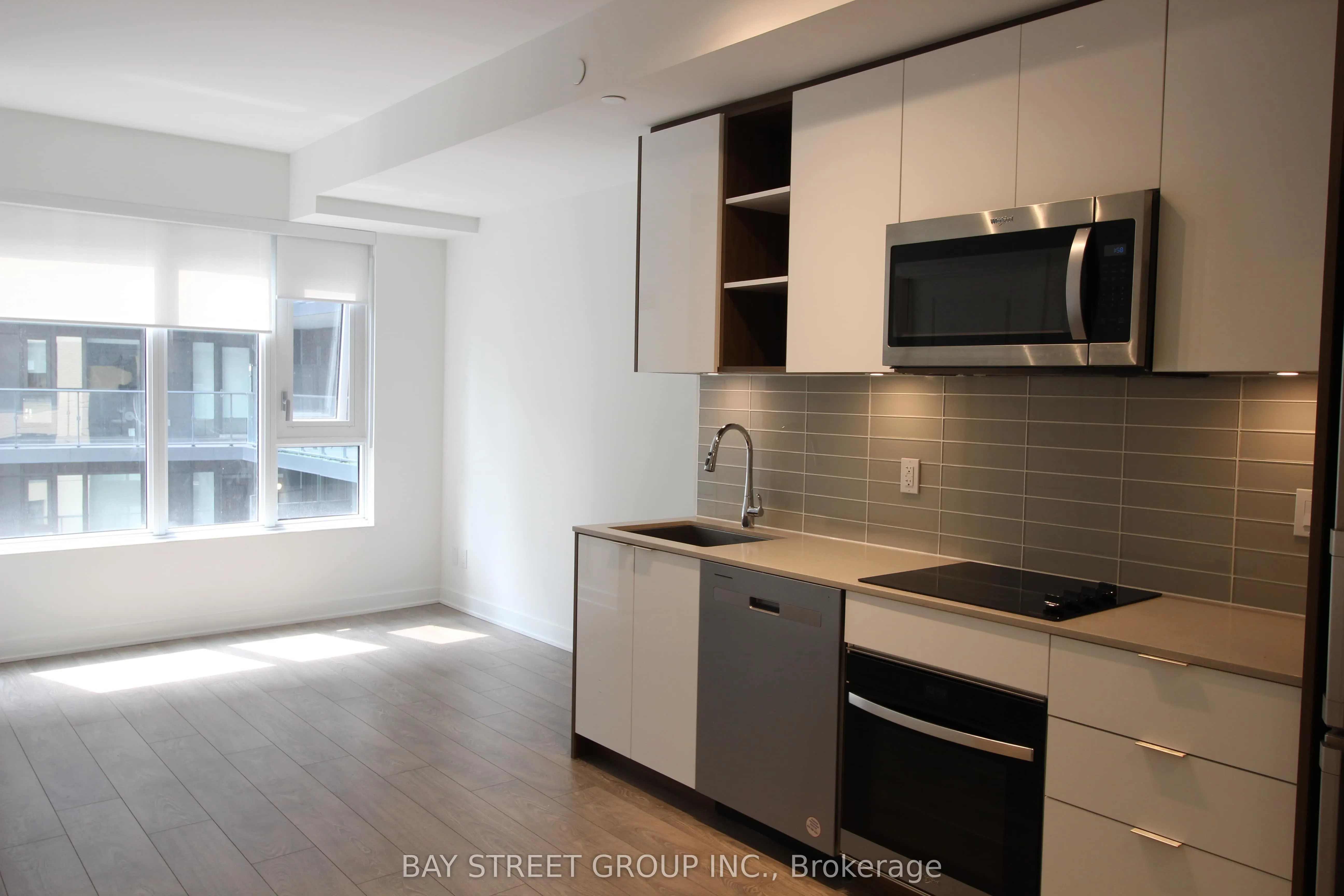 543 Richmond Street W #814