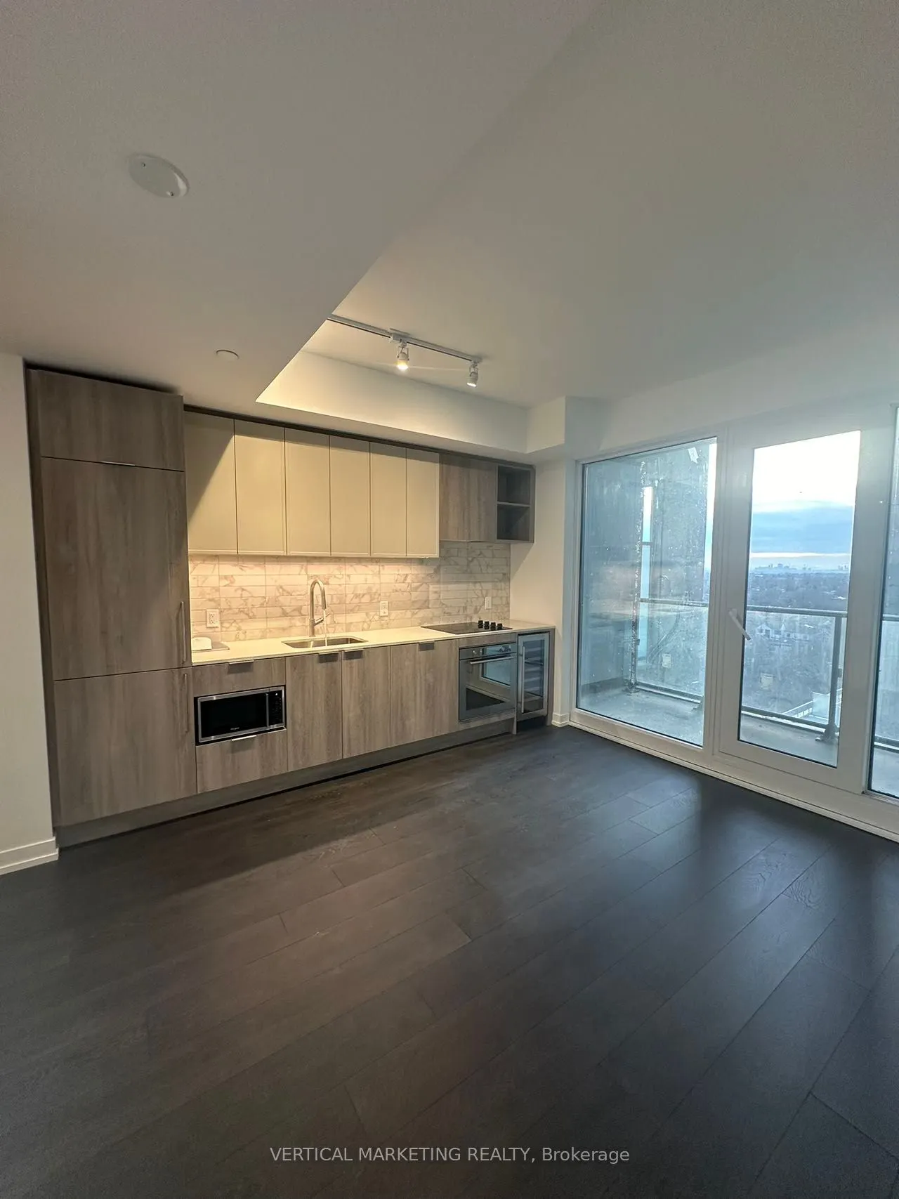 2020 Bathurst Street, #1122