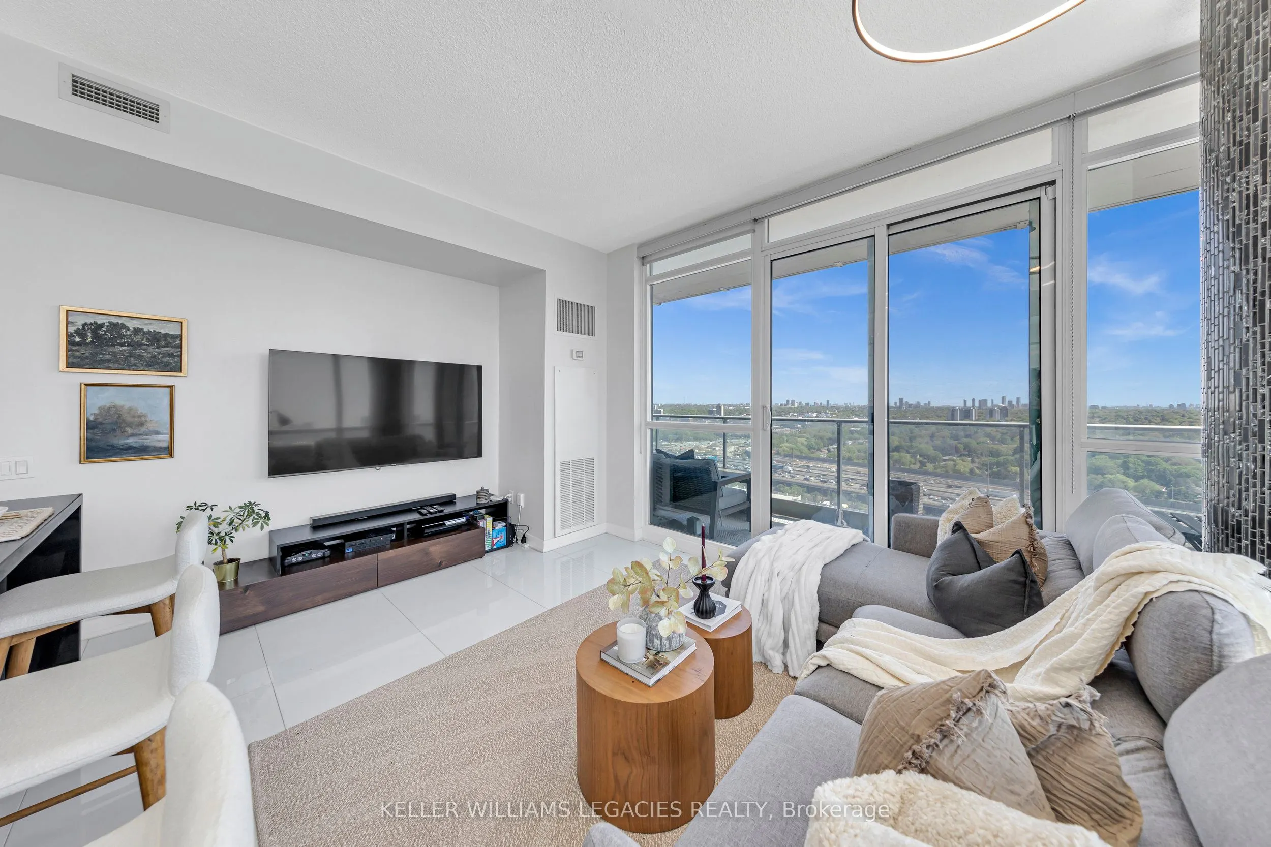 29 Singer Court, #2702