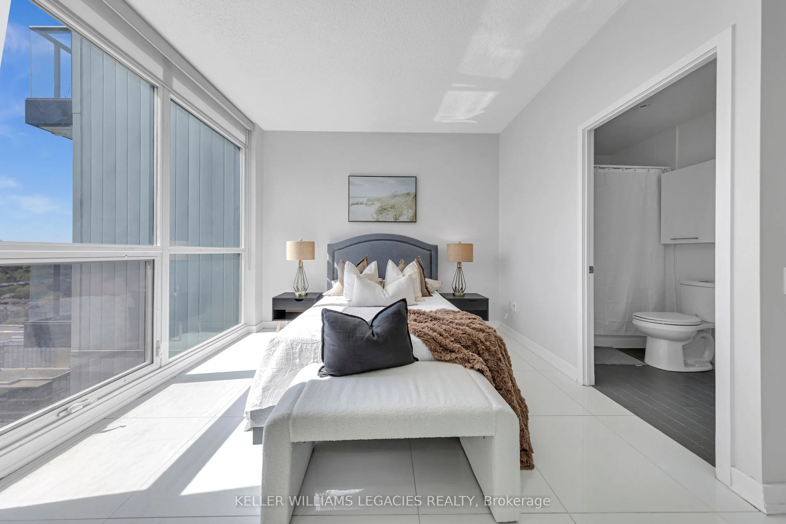 29 Singer Court, #2702