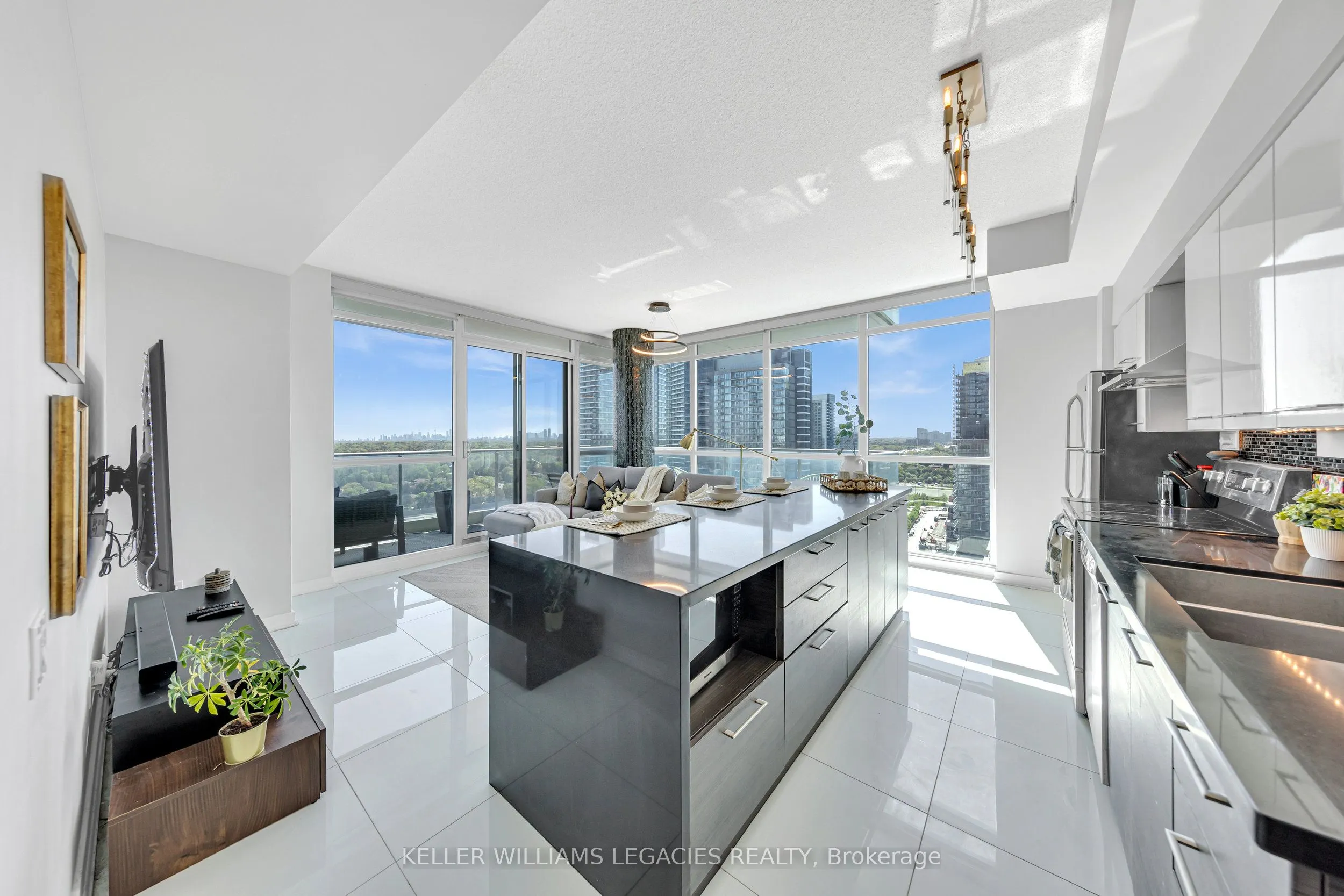 29 Singer Court, #2702