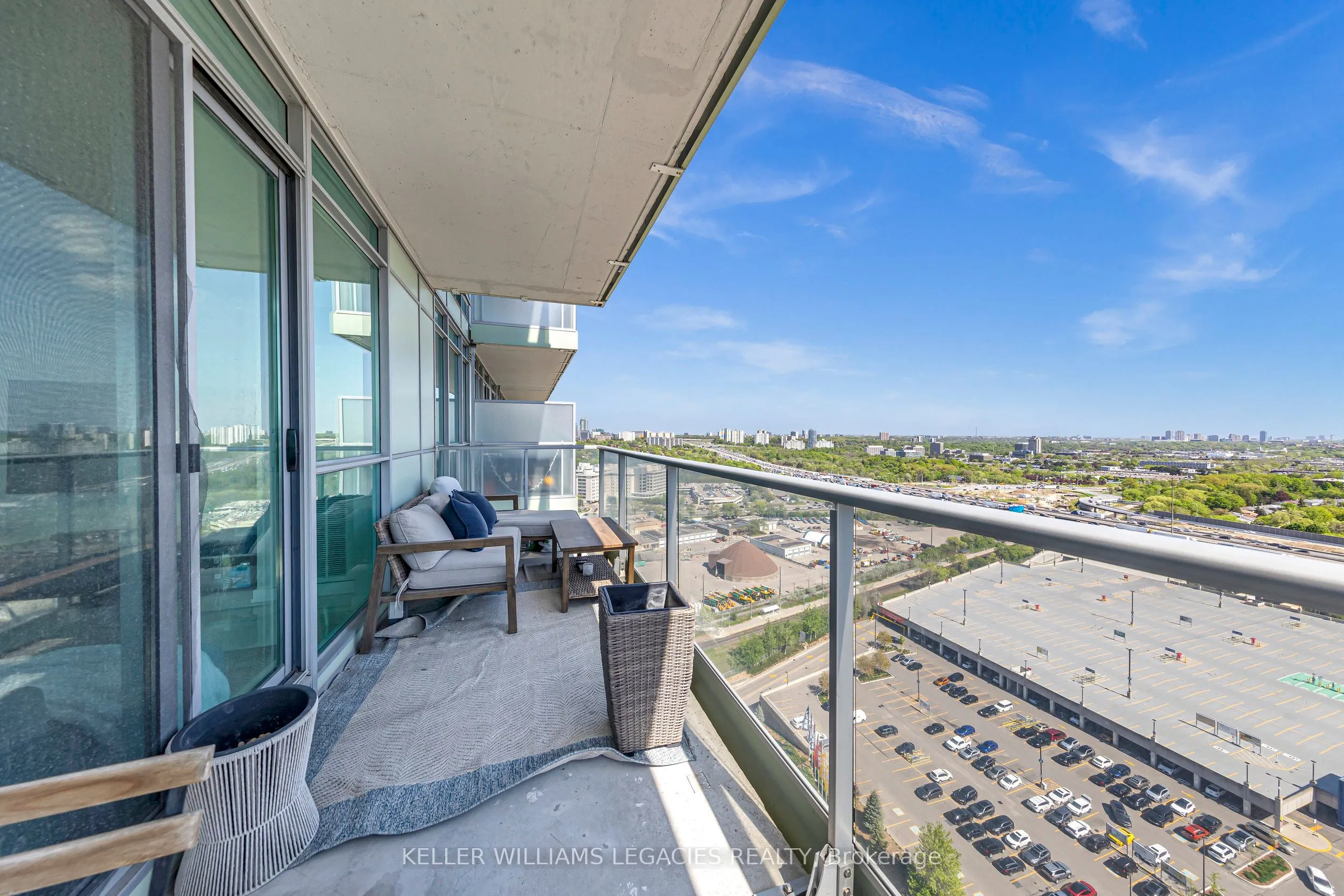 29 Singer Court, #2702