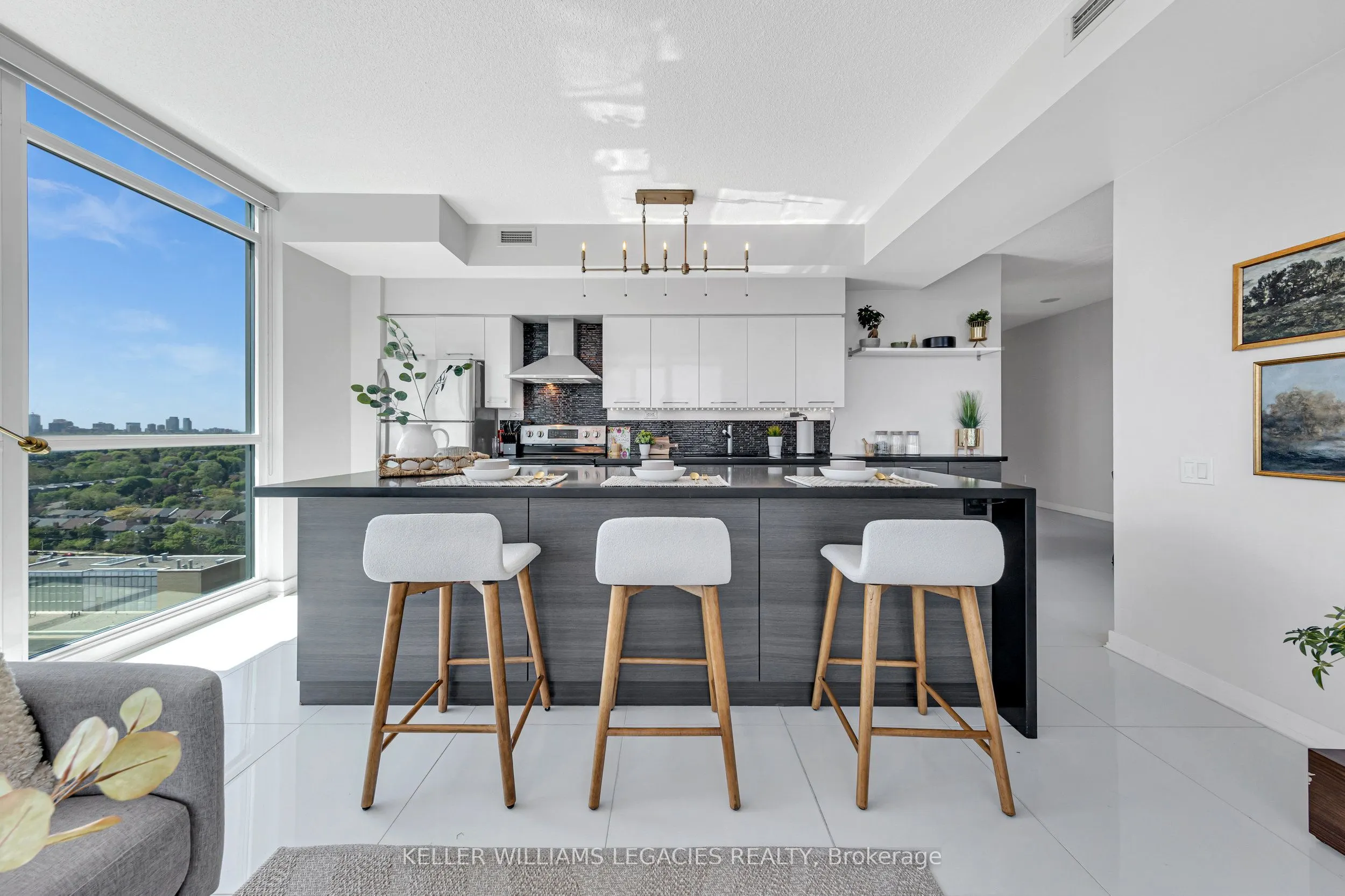 29 Singer Court, #2702