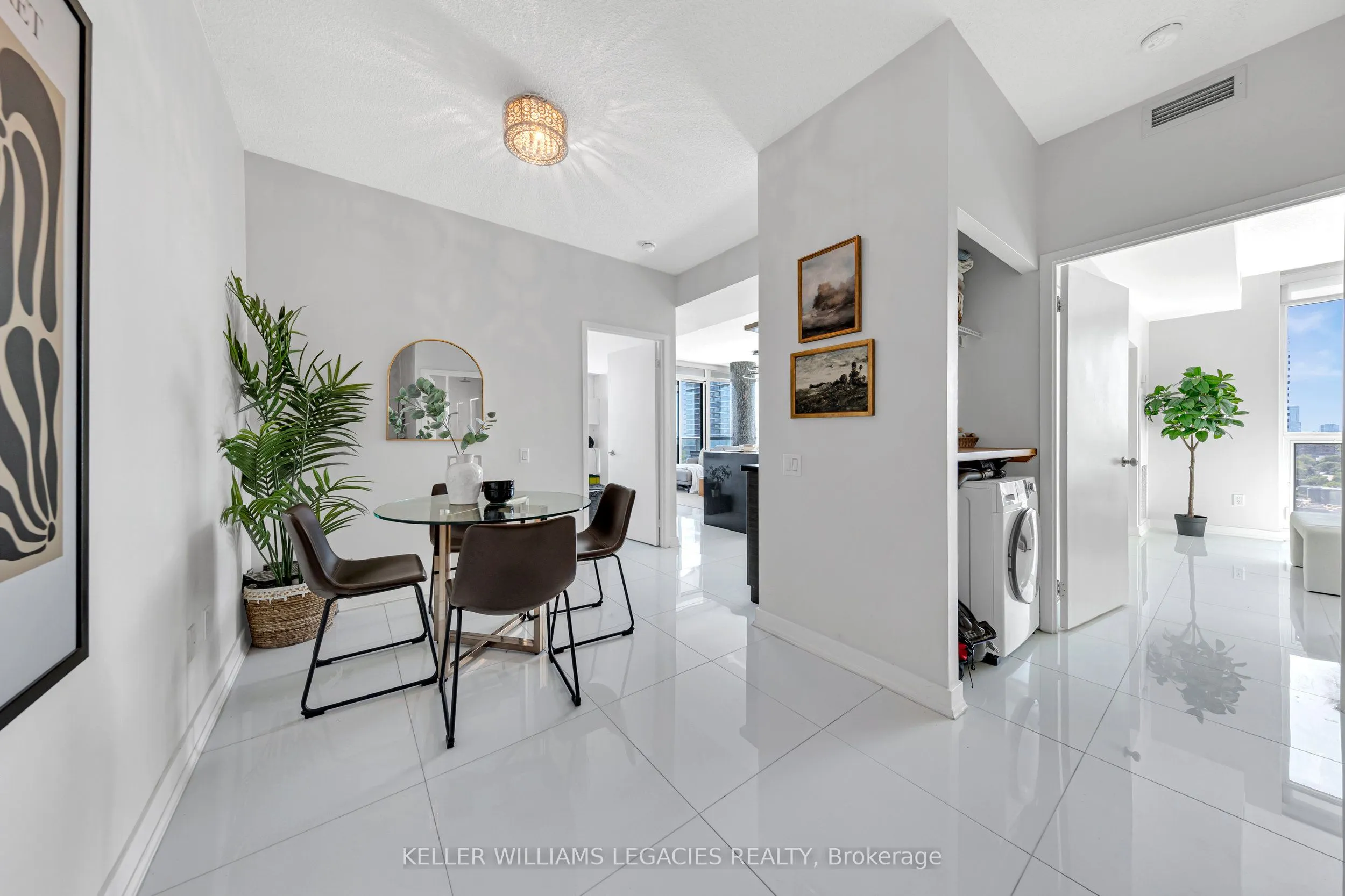 29 Singer Court, #2702