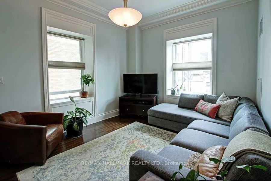22 Leader Lane, #402