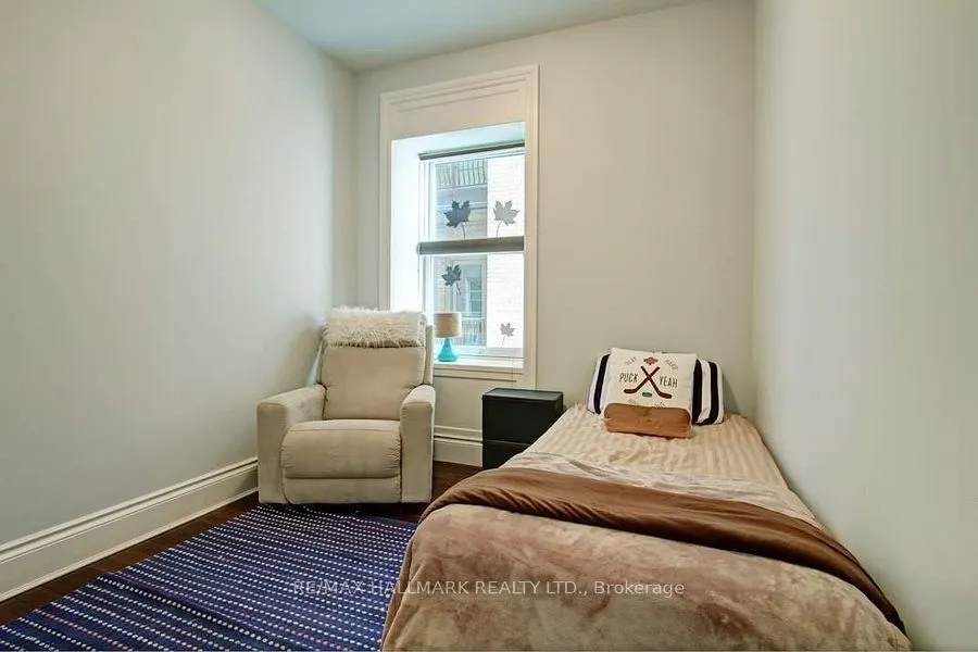 22 Leader Lane, #402
