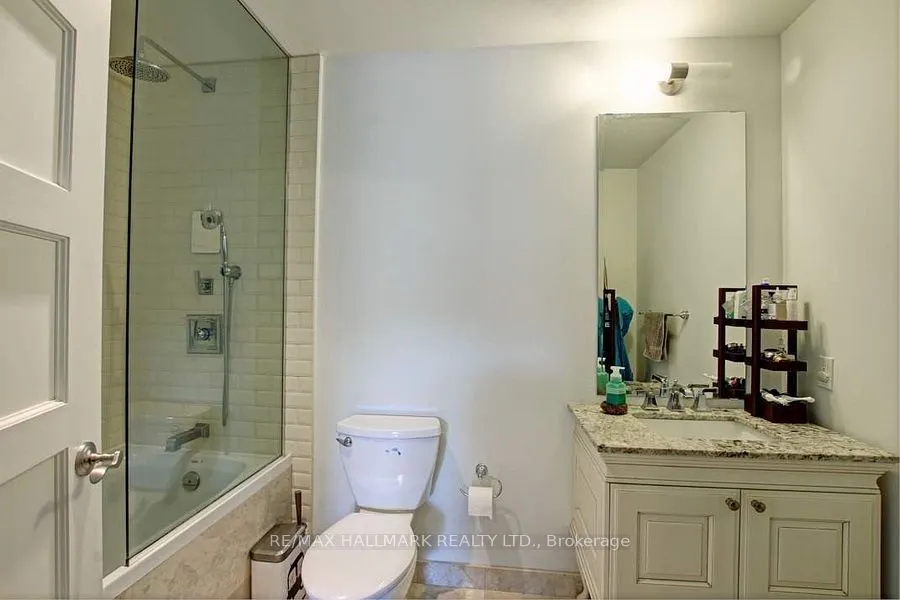 22 Leader Lane, #402