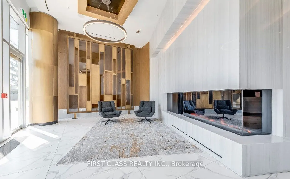 15 Queens Quay E #408