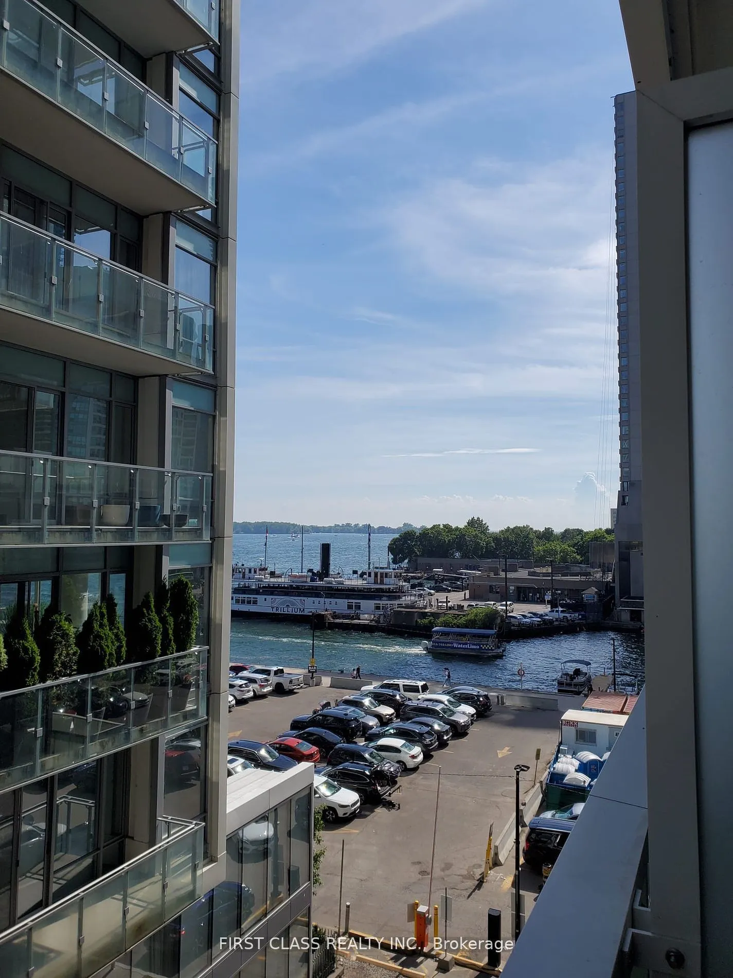 15 Queens Quay E #408