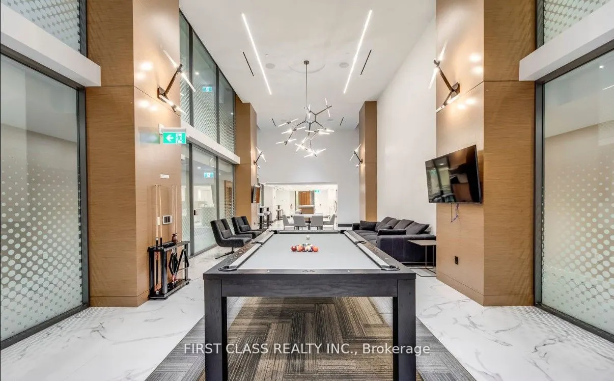 15 Queens Quay E #408
