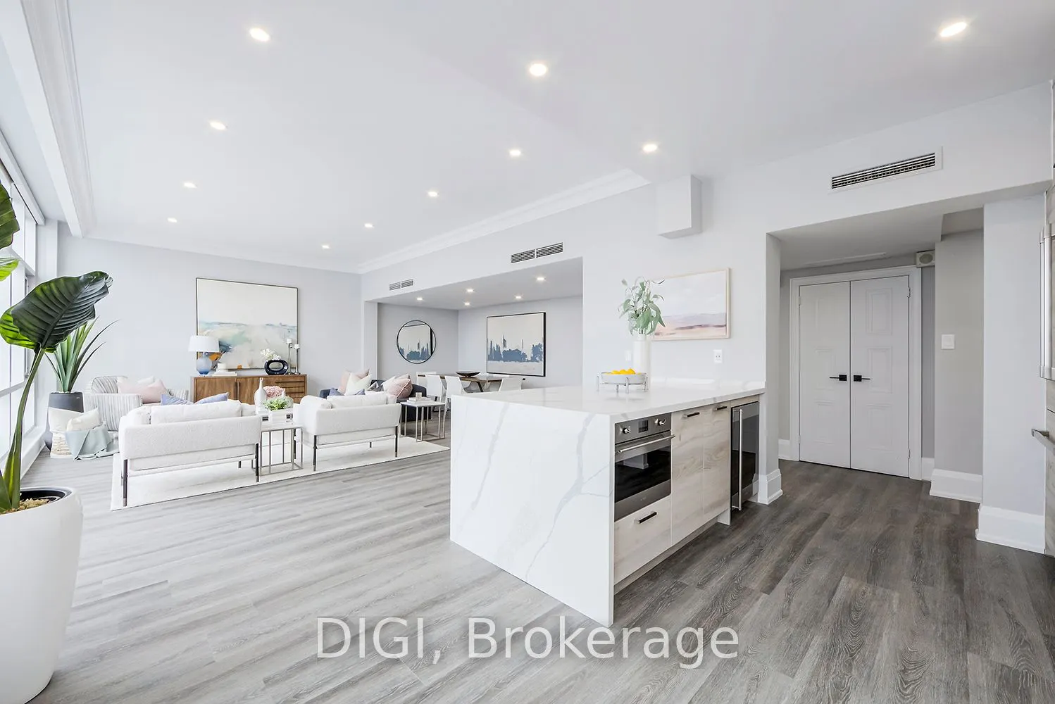 400 Walmer Road, #PH24