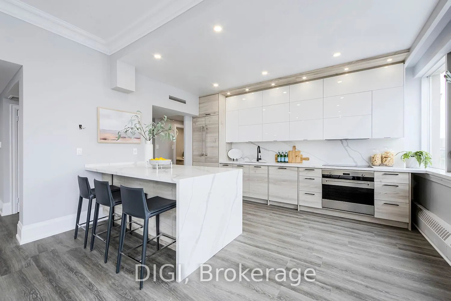 400 Walmer Road, #PH24