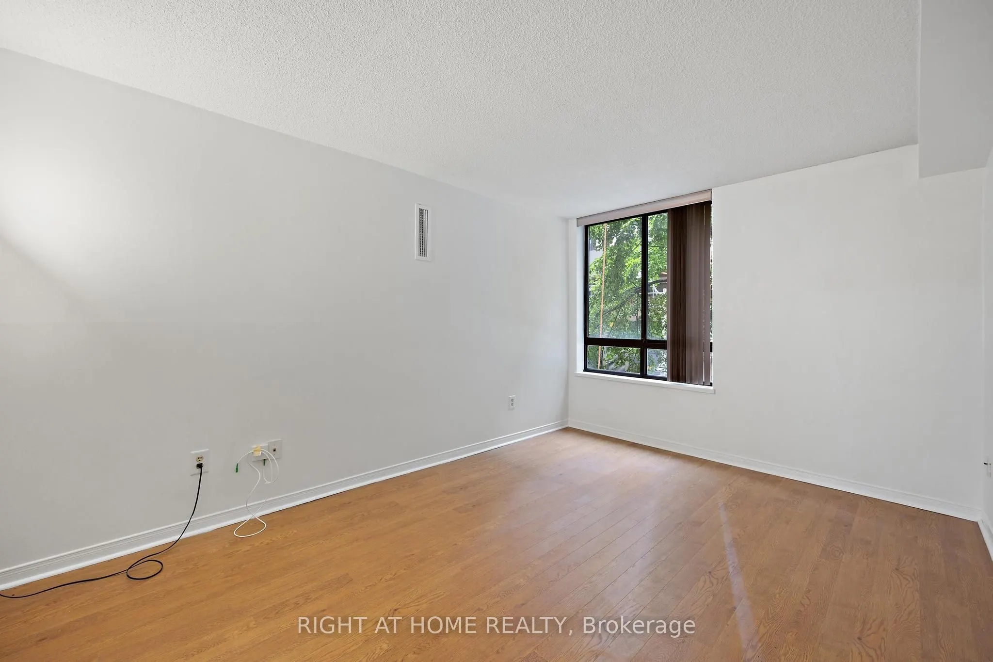 280 Simcoe Street, #206A