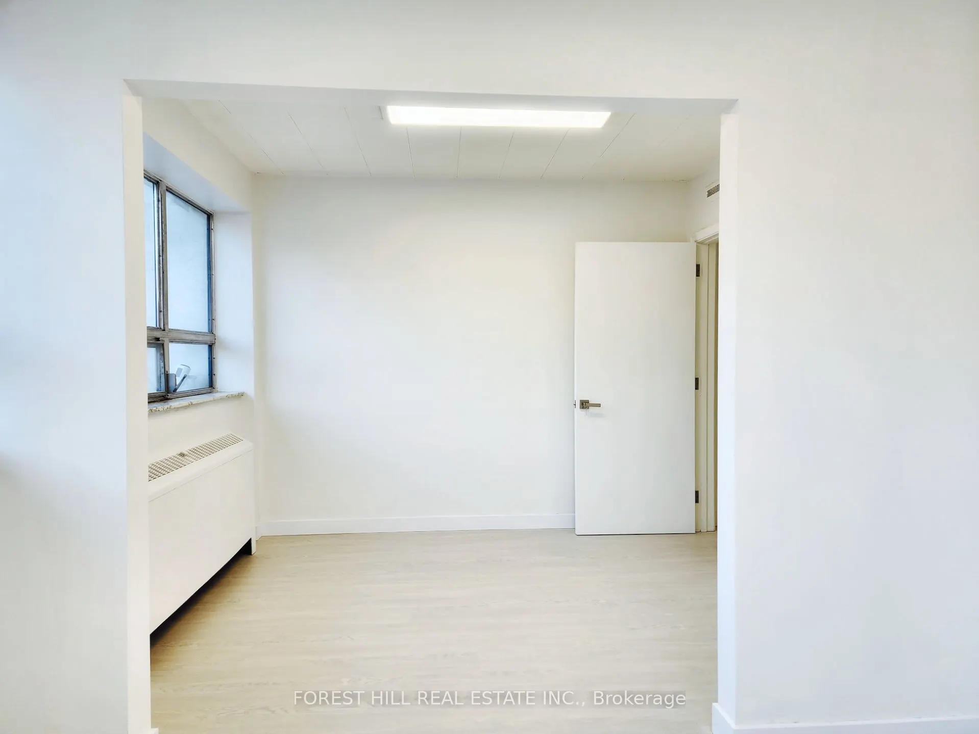 226 Bathurst Street, #250