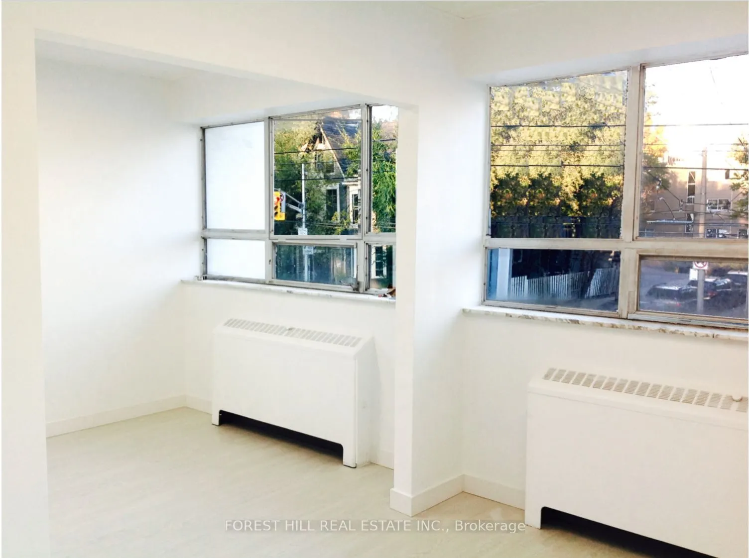 226 Bathurst Street, #250