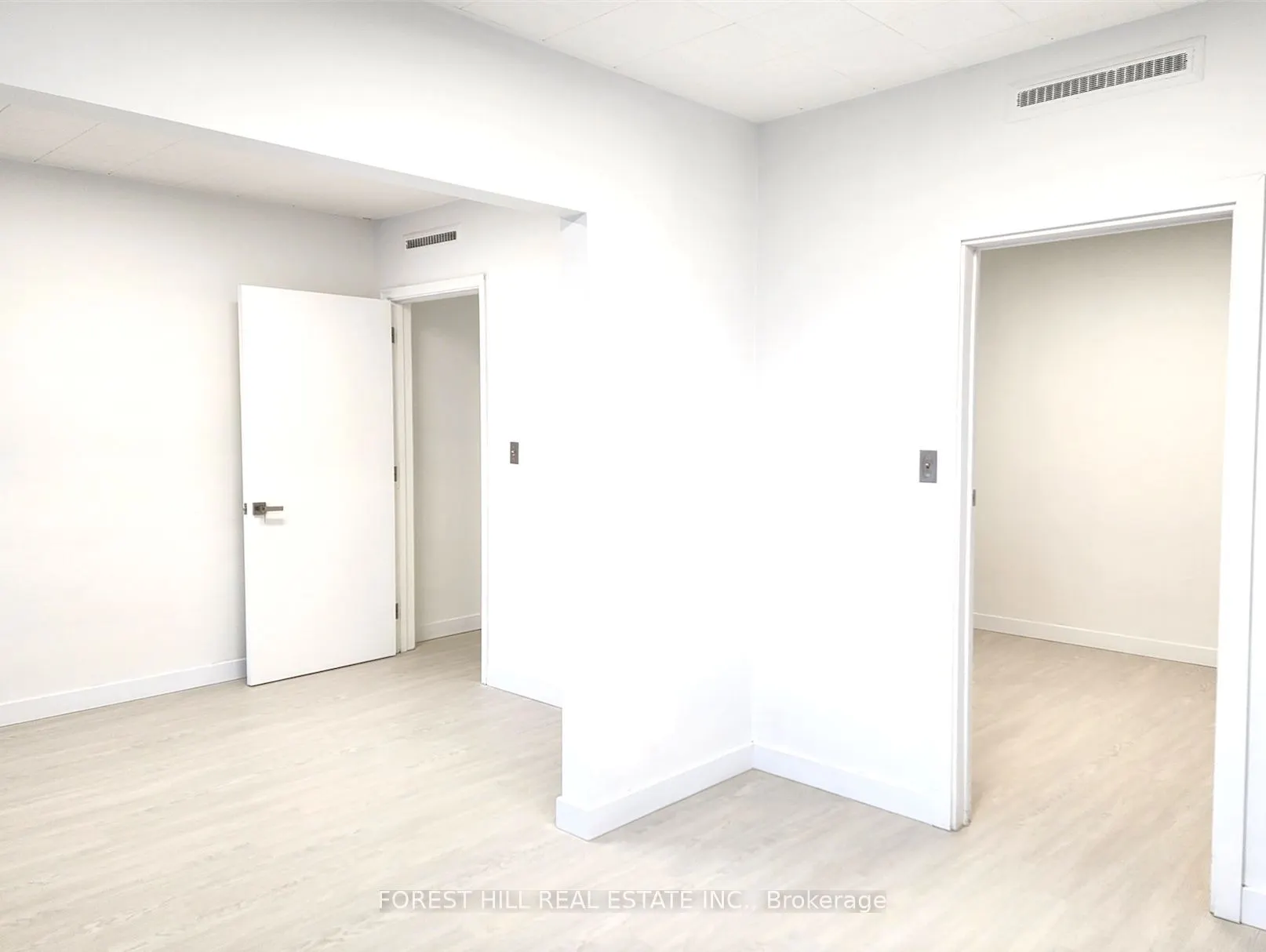226 Bathurst Street, #250