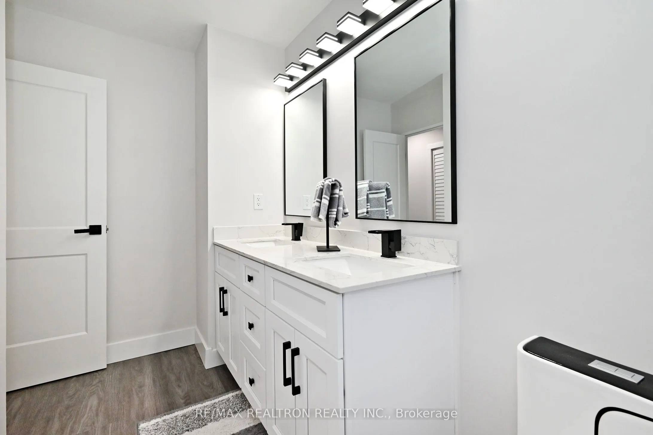 4005 Don Mills Road, #322