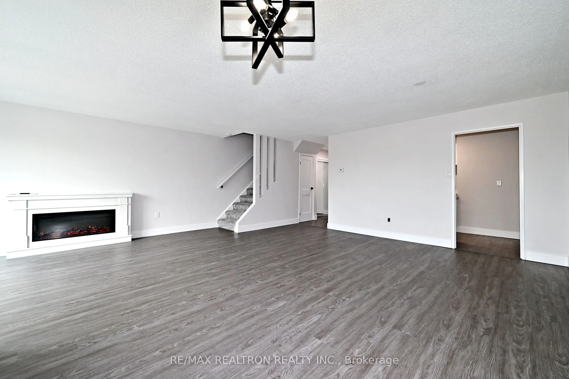 4005 Don Mills Road, #322