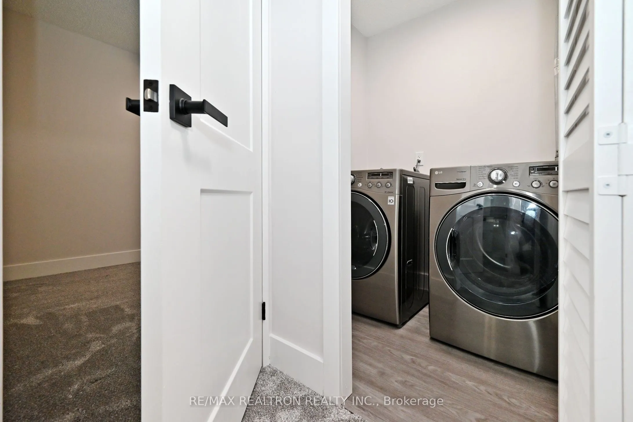 4005 Don Mills Road, #322