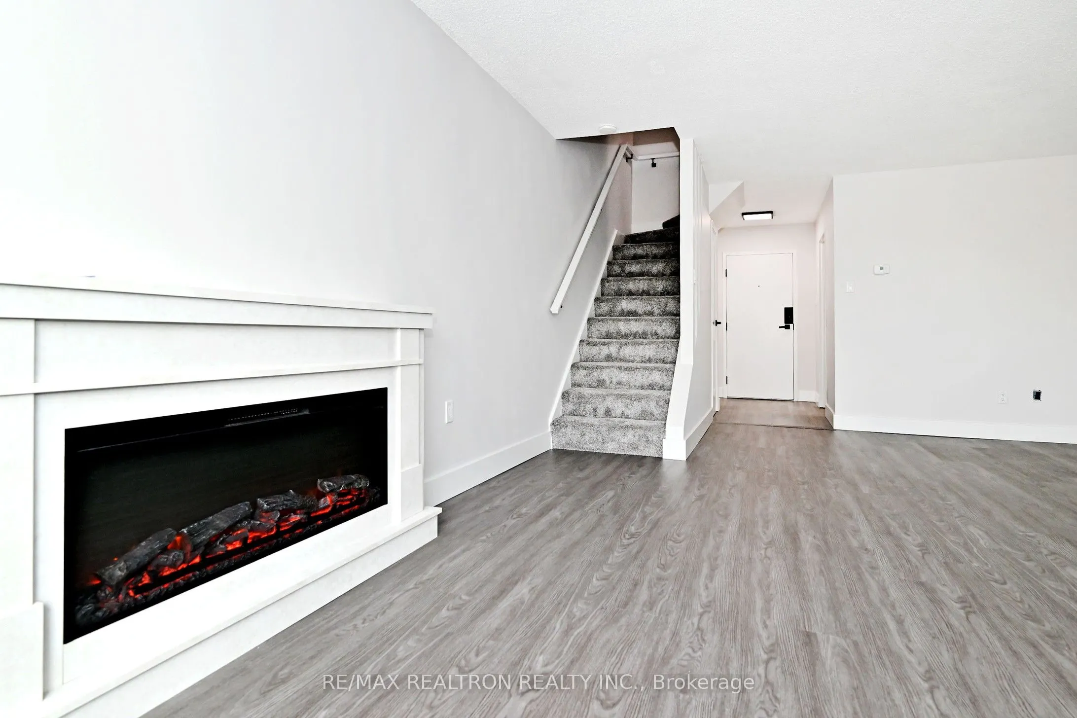 4005 Don Mills Road, #322