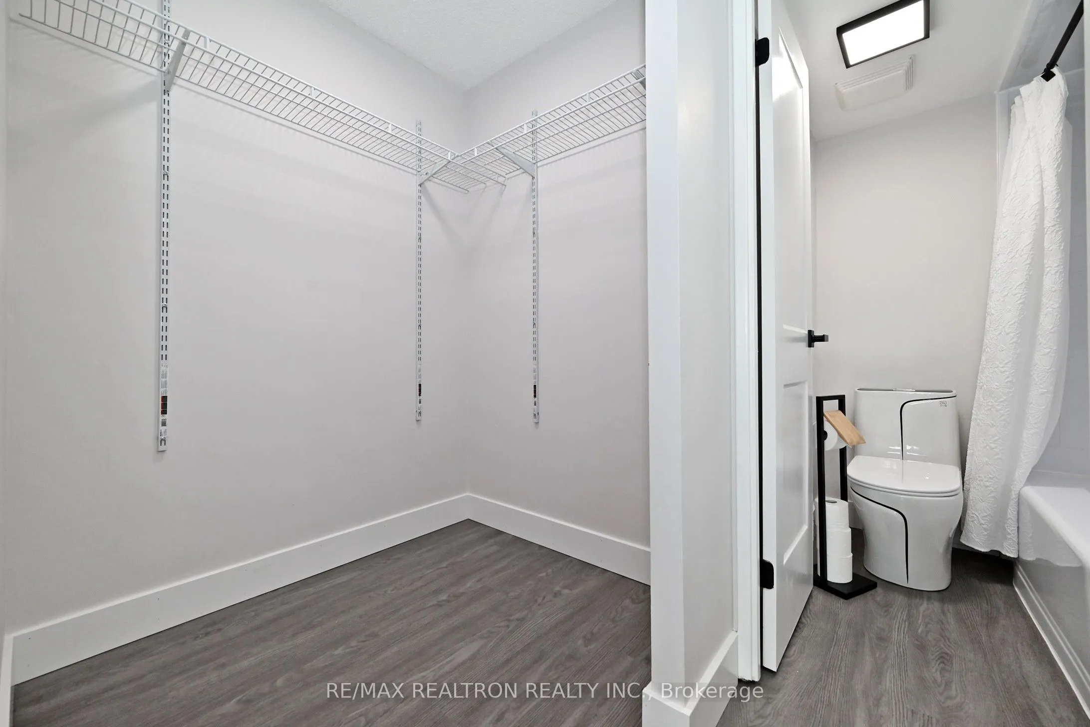 4005 Don Mills Road, #322