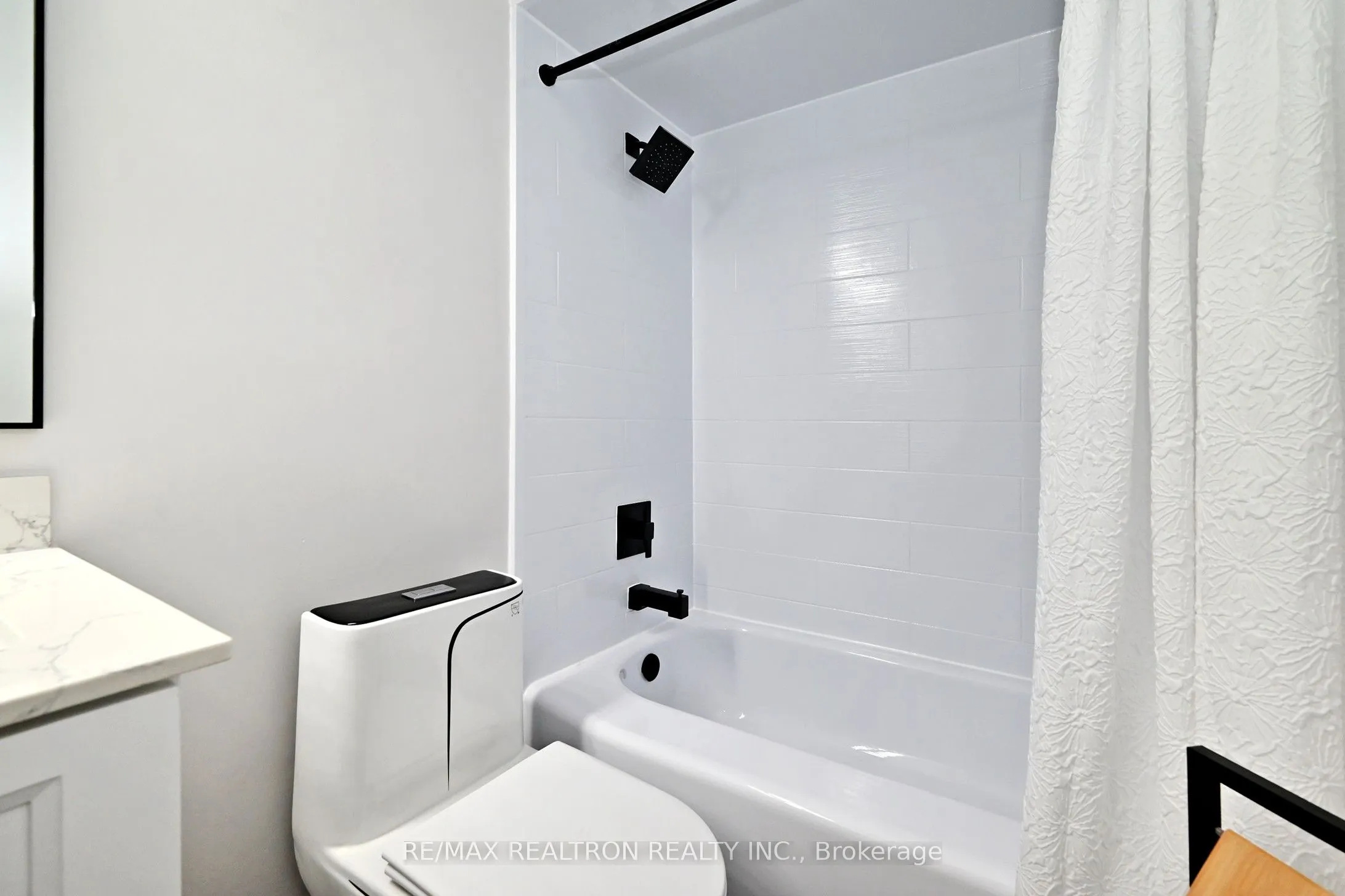 4005 Don Mills Road, #322