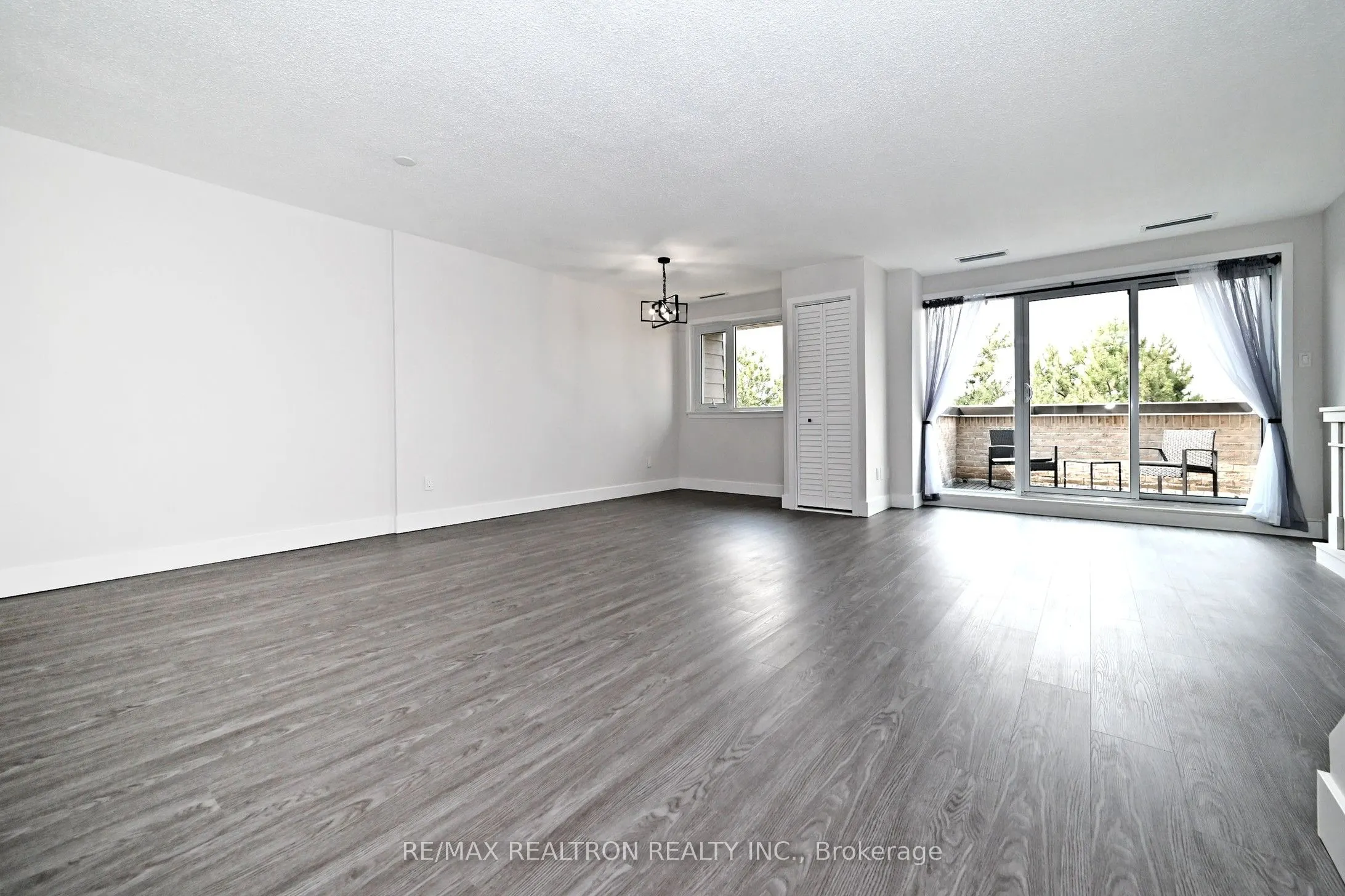 4005 Don Mills Road, #322