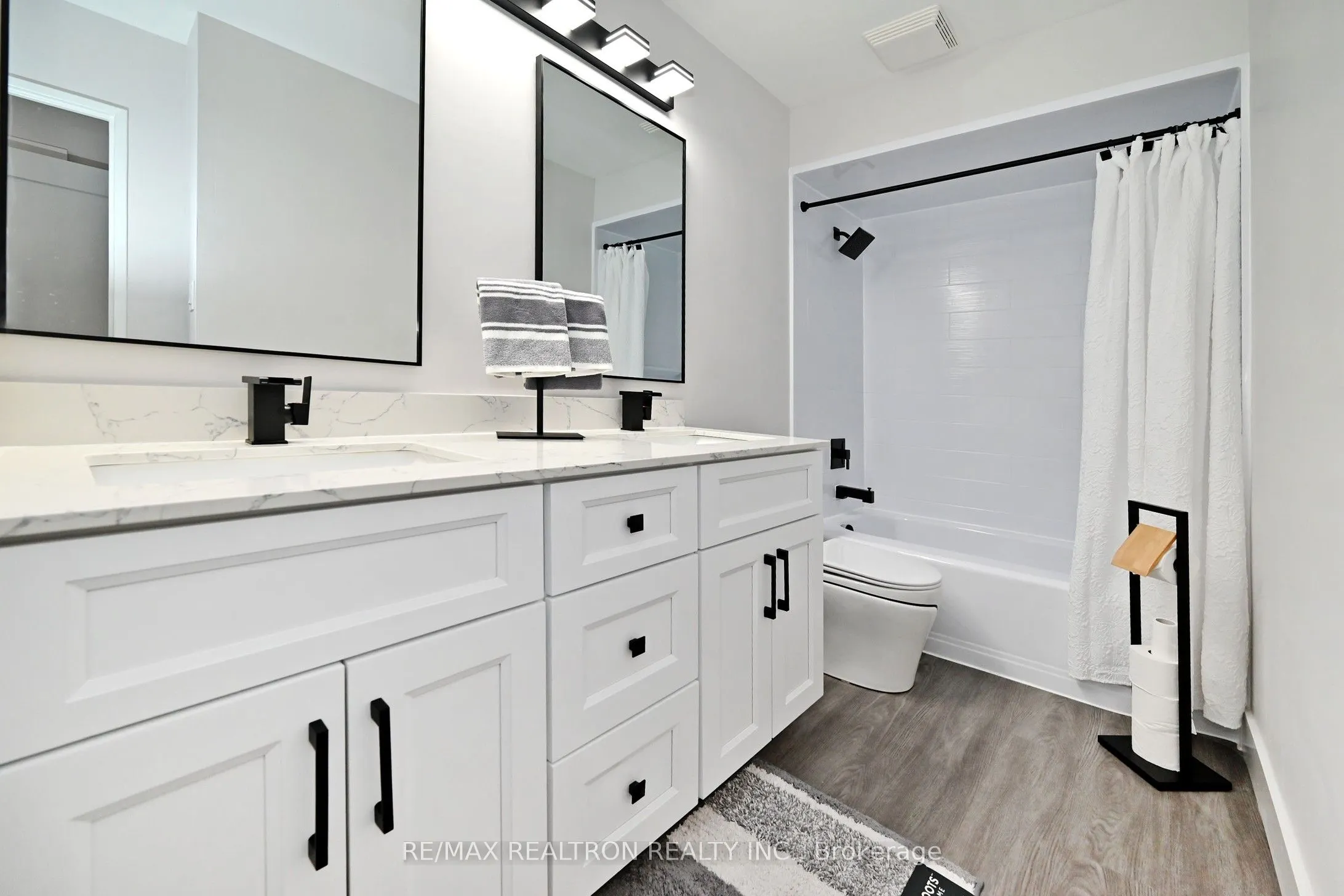 4005 Don Mills Road, #322