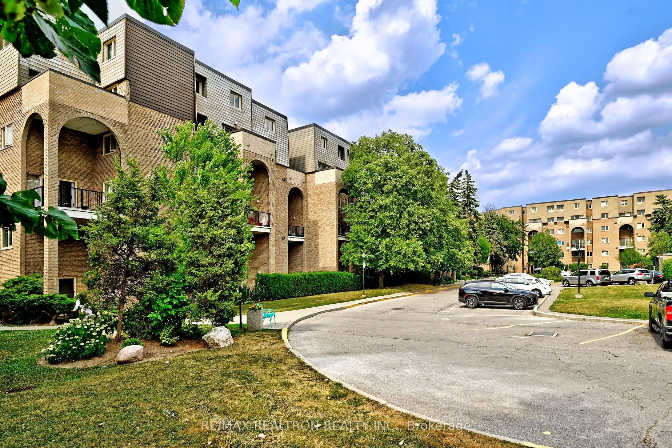 4005 Don Mills Road, #322