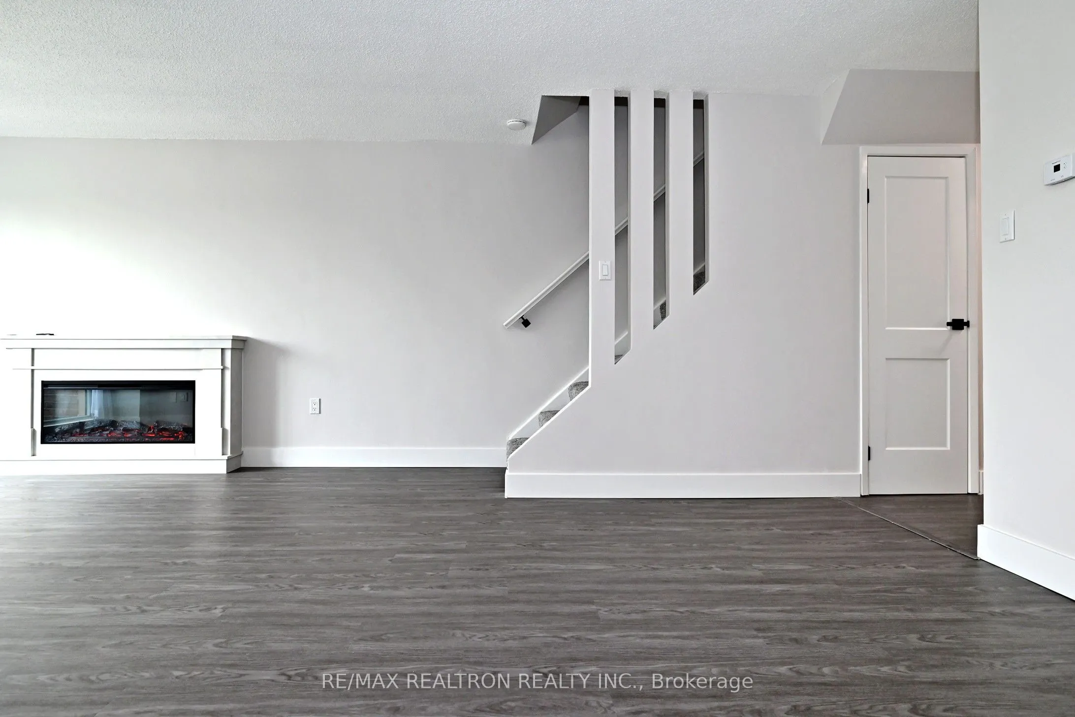 4005 Don Mills Road, #322