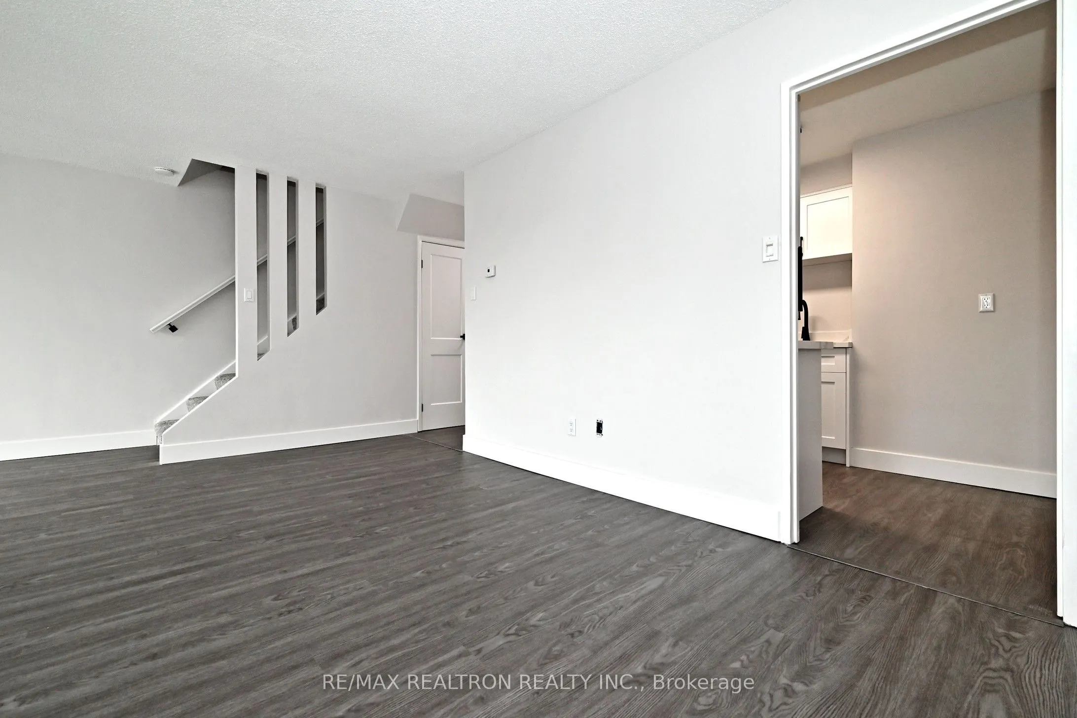 4005 Don Mills Road, #322