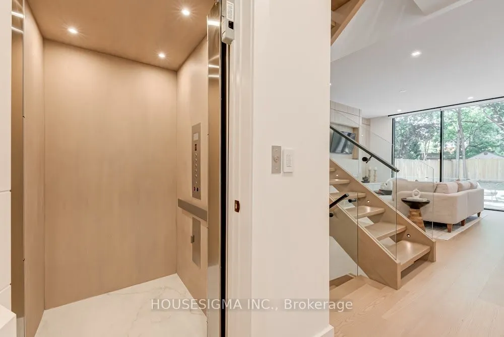 188 Duplex Avenue