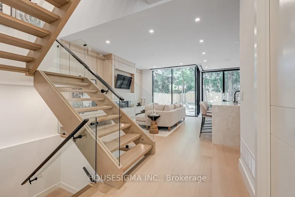 188 Duplex Avenue