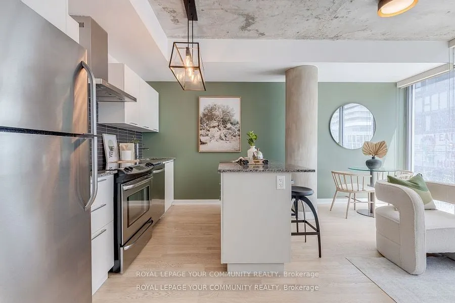650 King Street W, #211