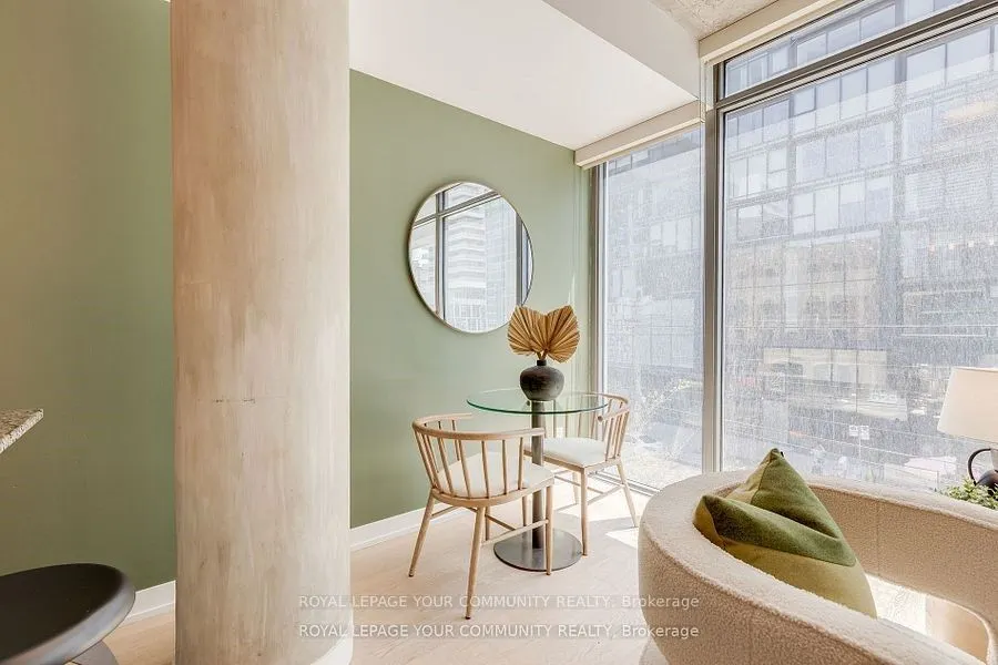 650 King Street W, #211