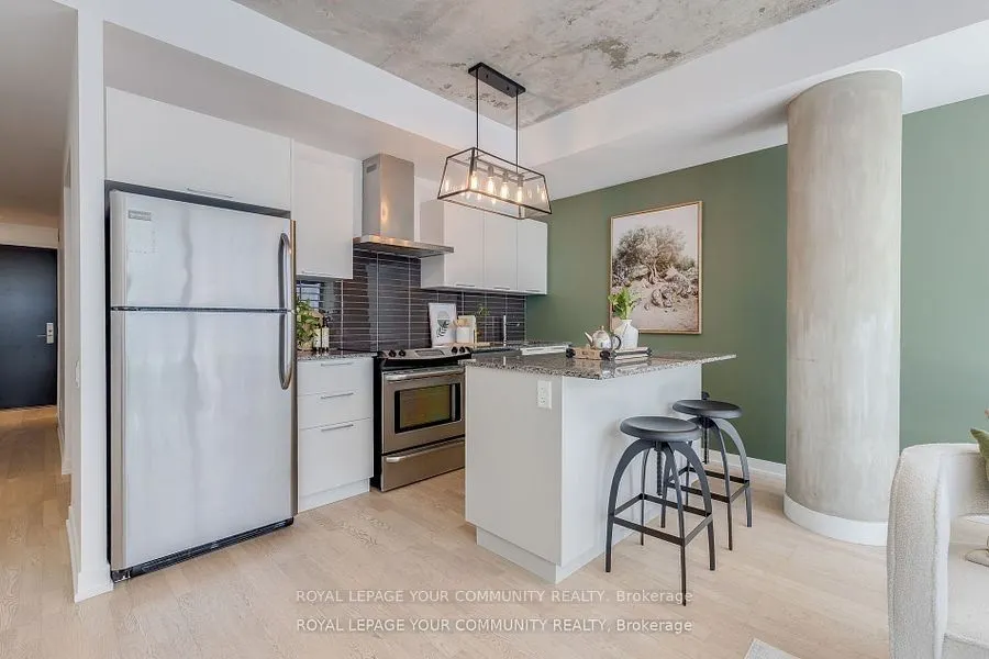 650 King Street W, #211