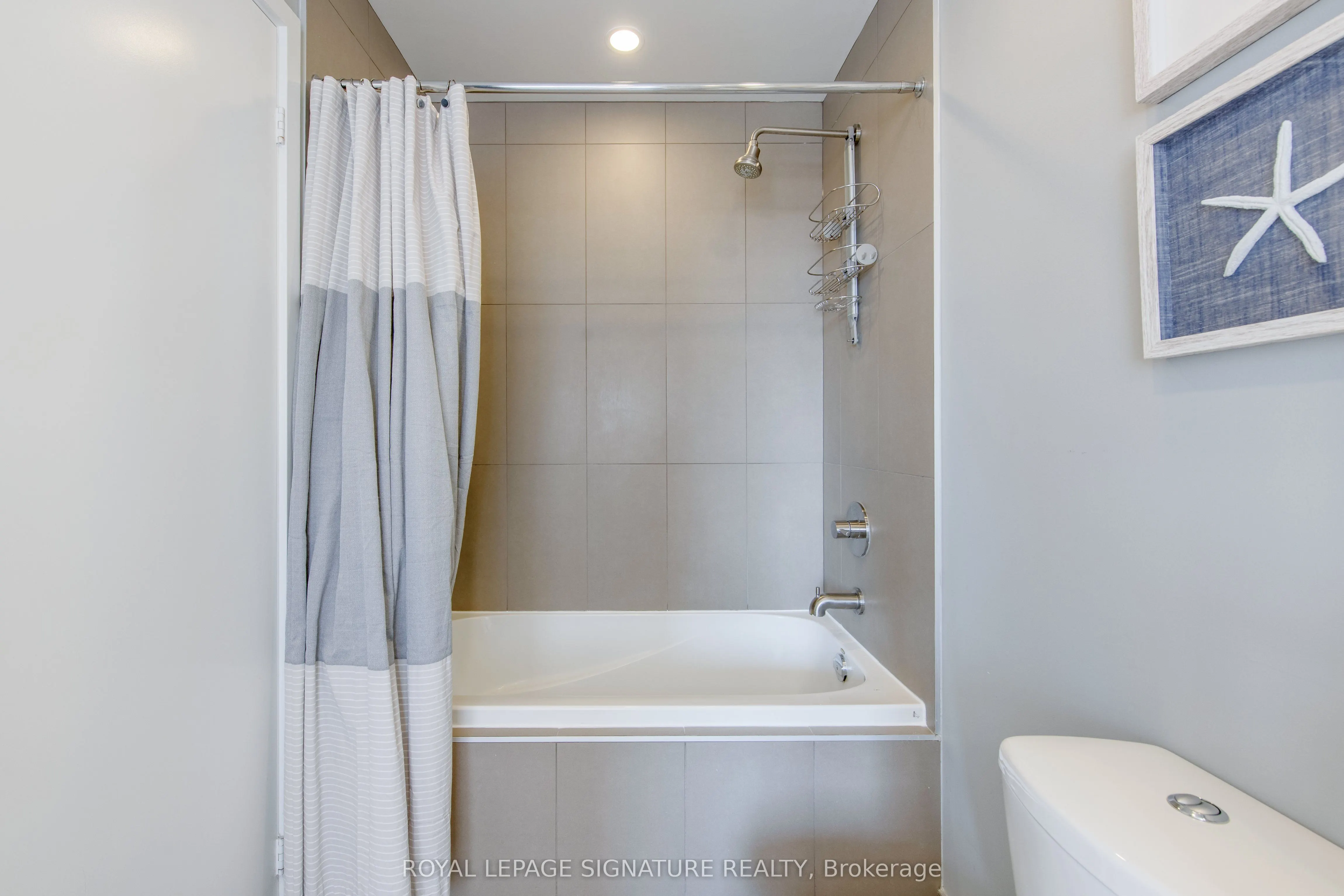 170 Sumach Street, #902