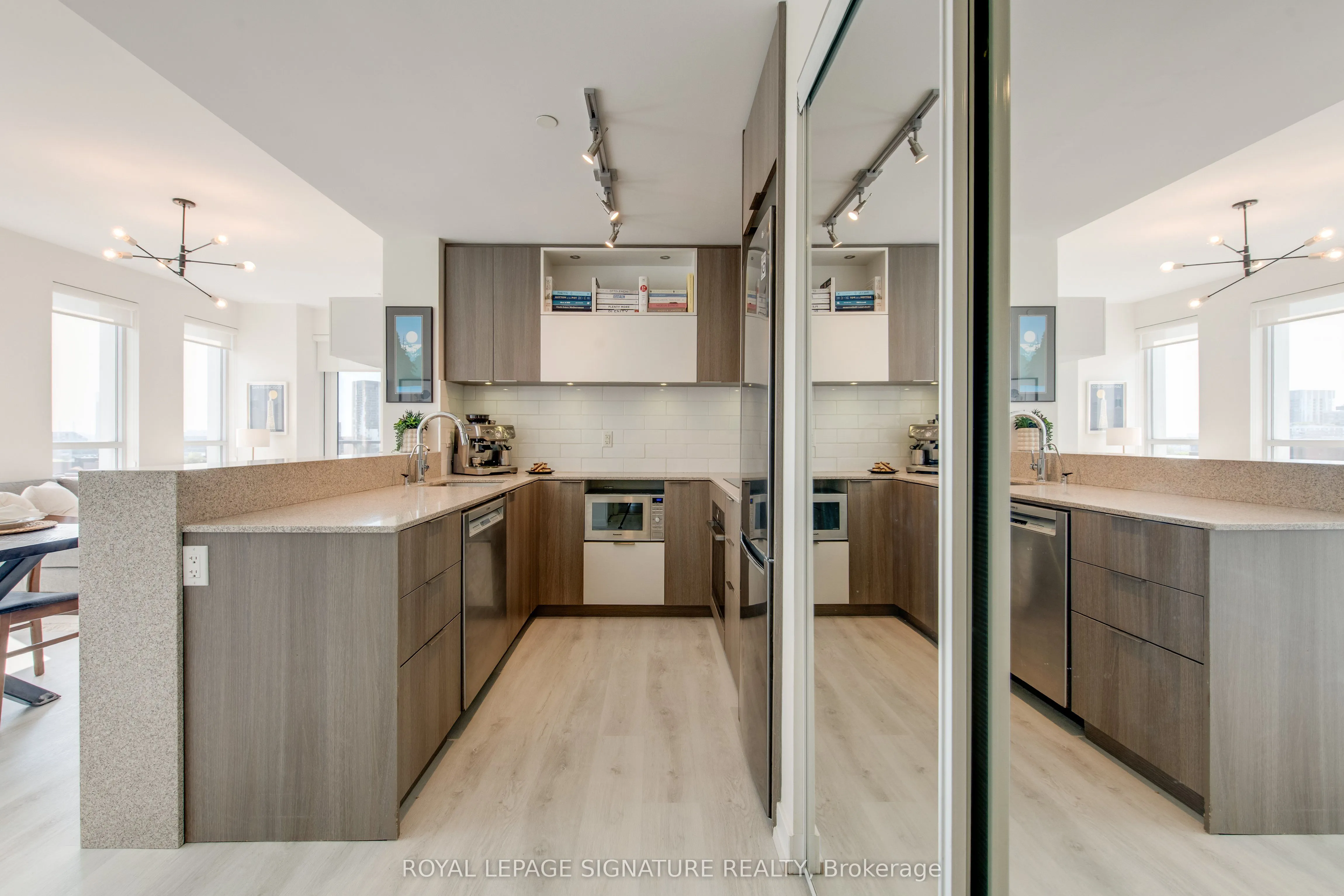 170 Sumach Street, #902