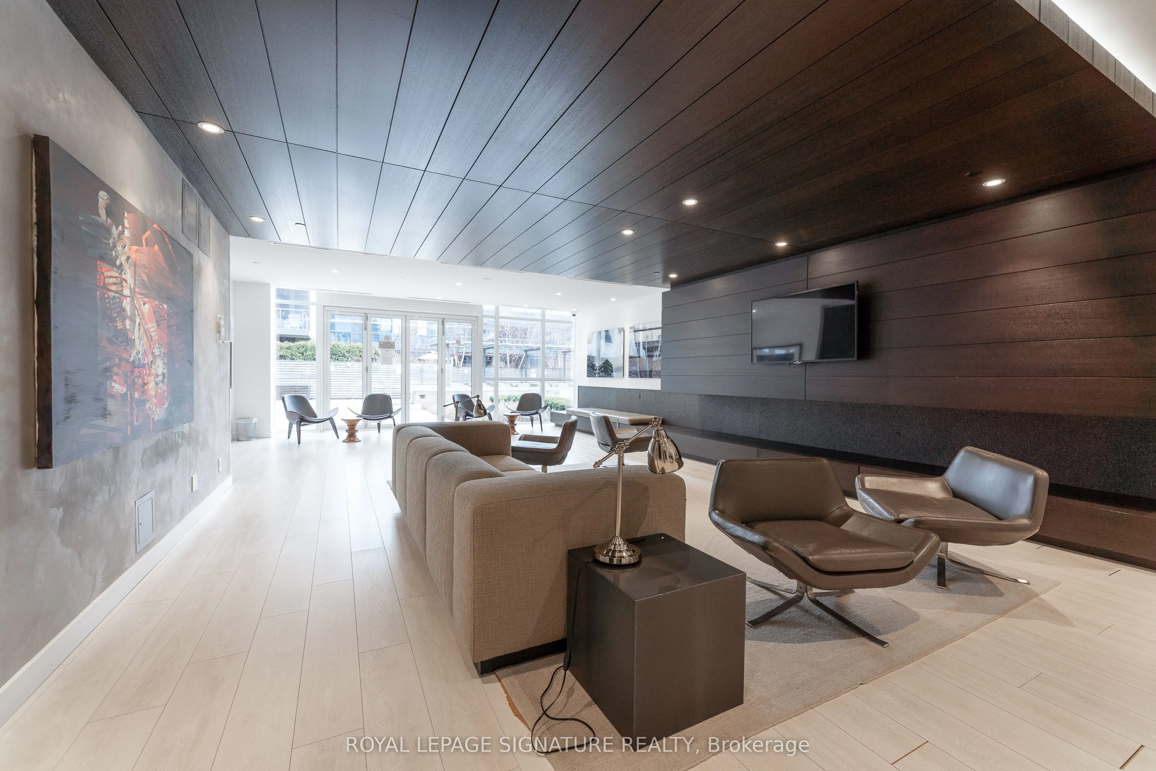 170 Sumach Street, #902