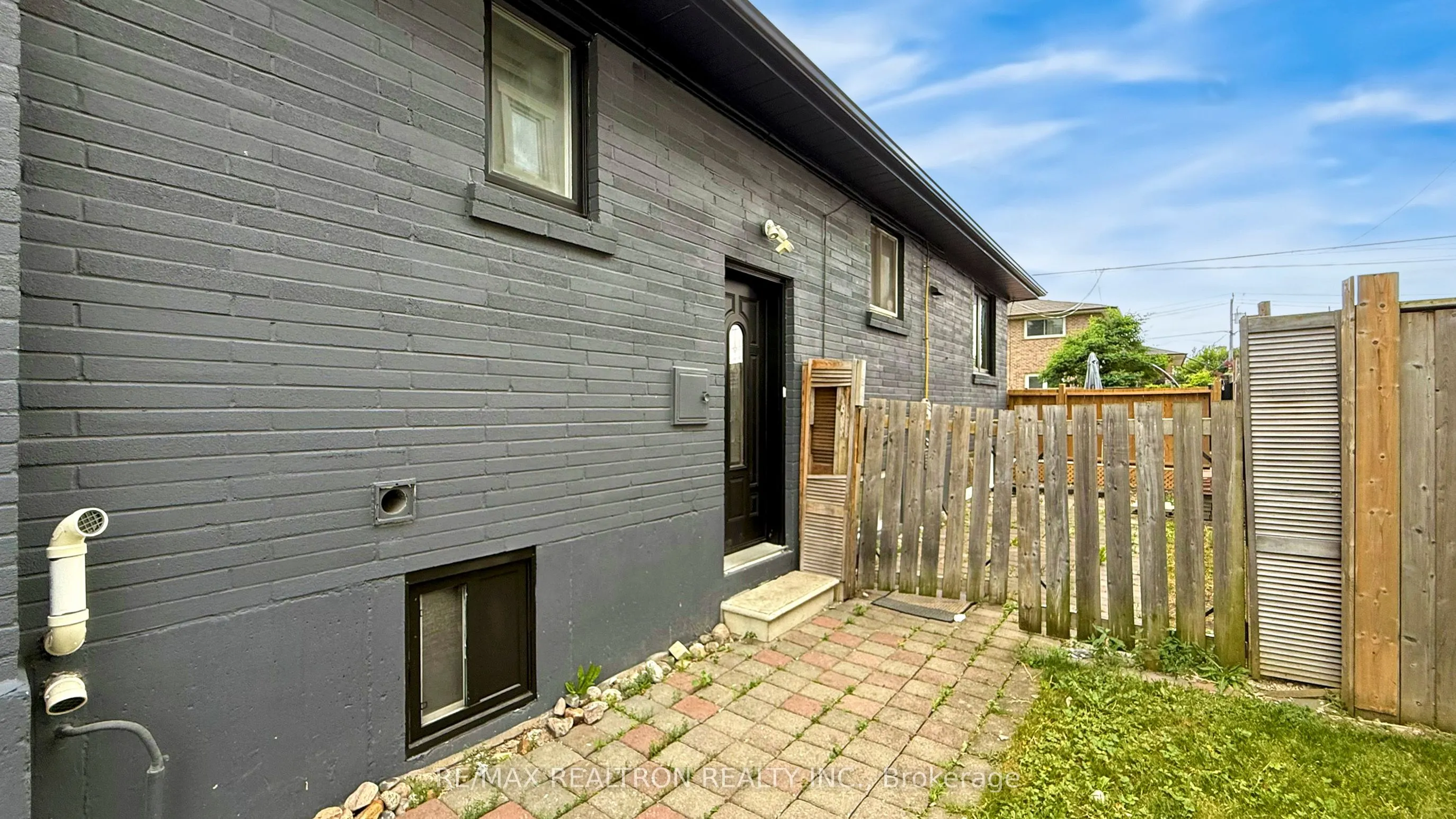 253 Searle Avenue