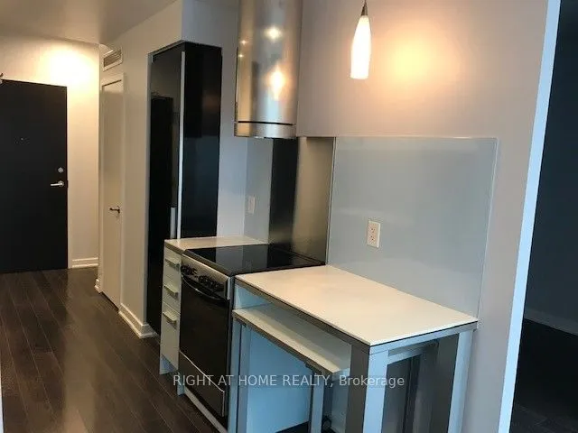 38 Dan Leckie Way, #202