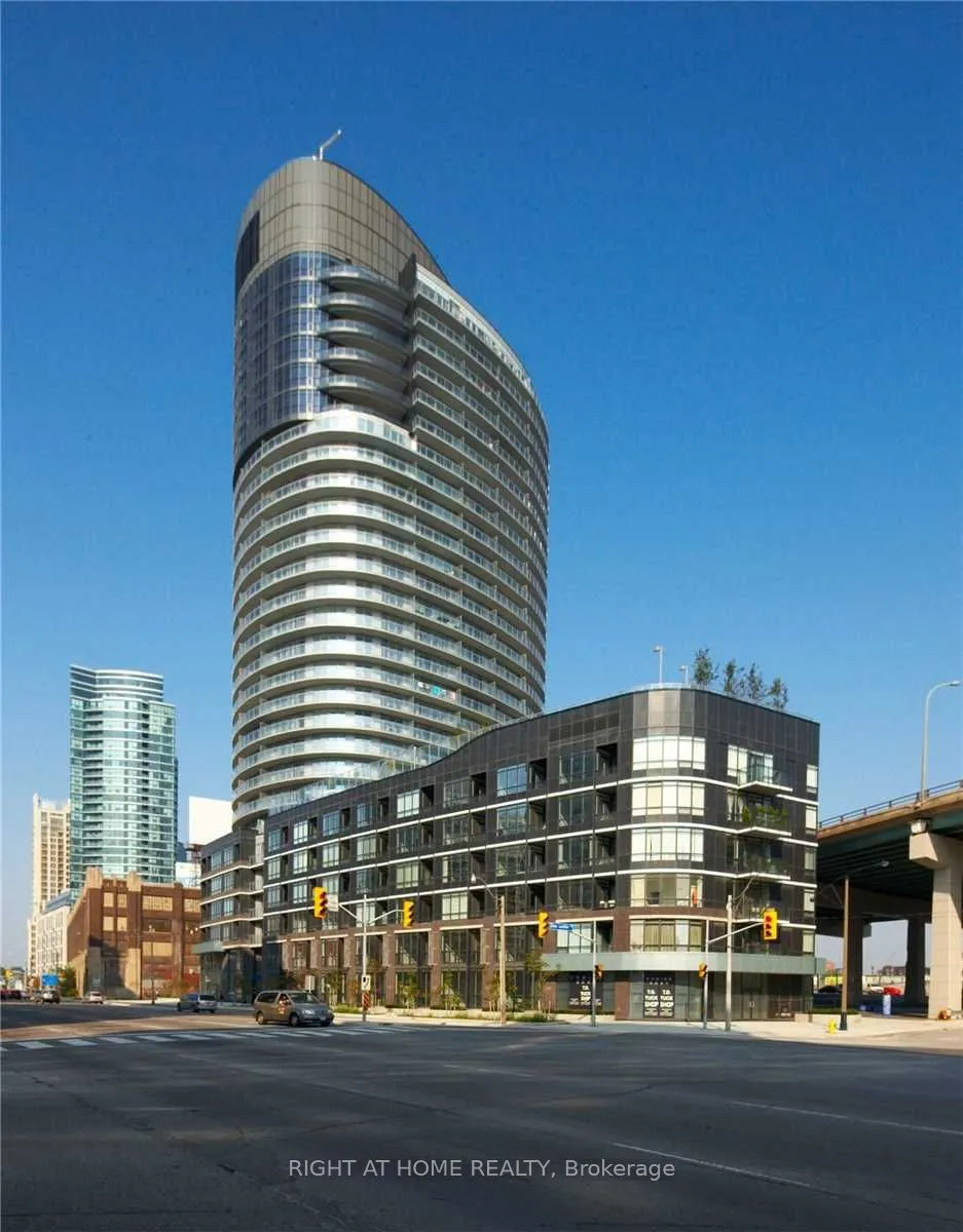 38 Dan Leckie Way, #202