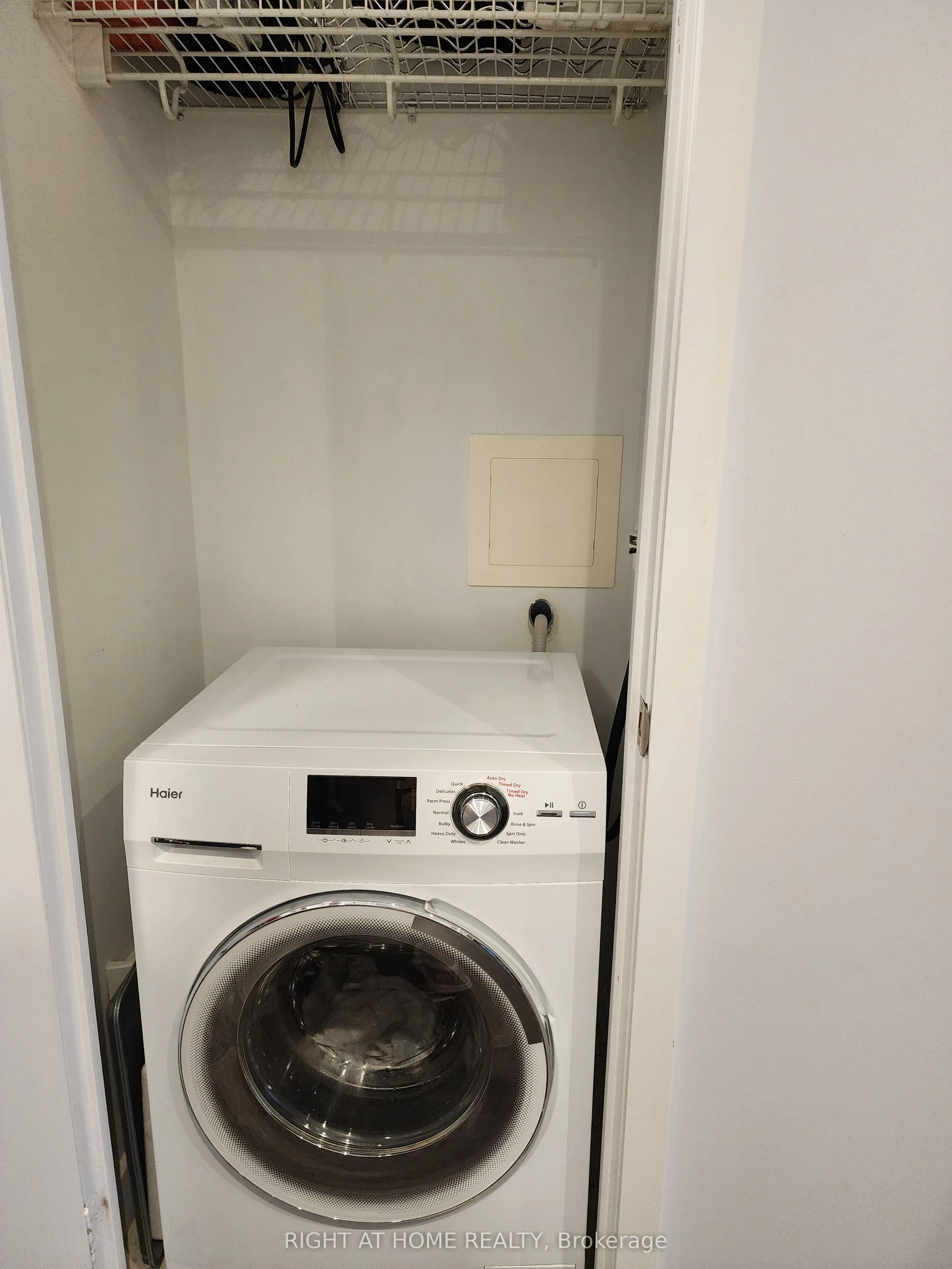38 Dan Leckie Way, #202