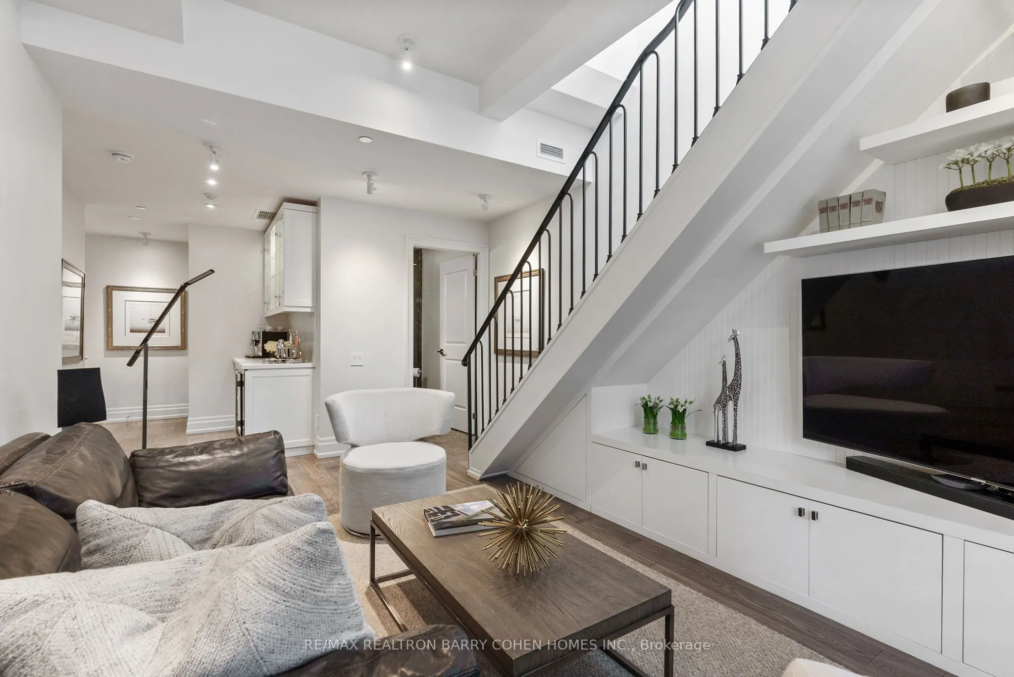 133 Pears Avenue, #2
