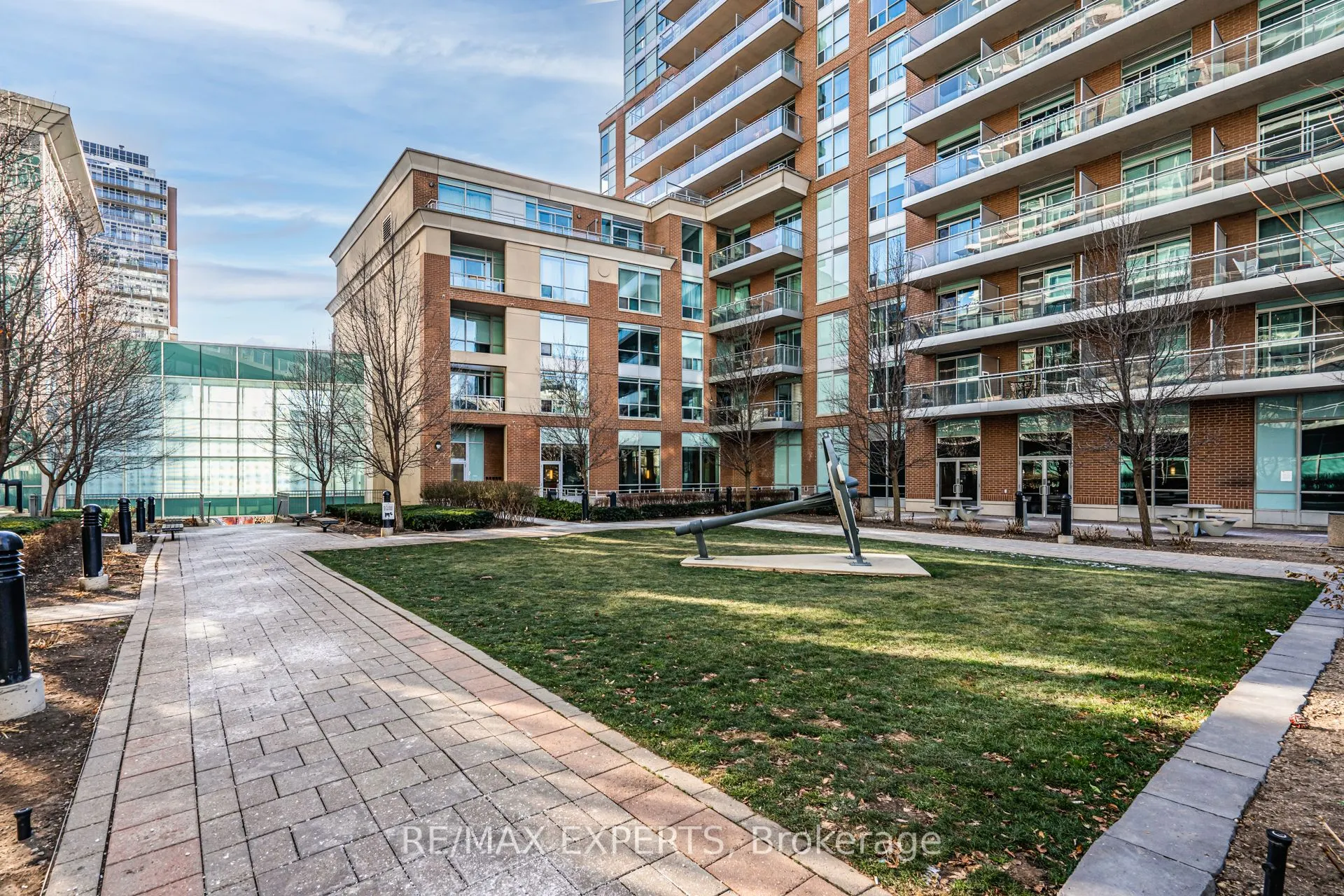 80 Western Battery Road, #801